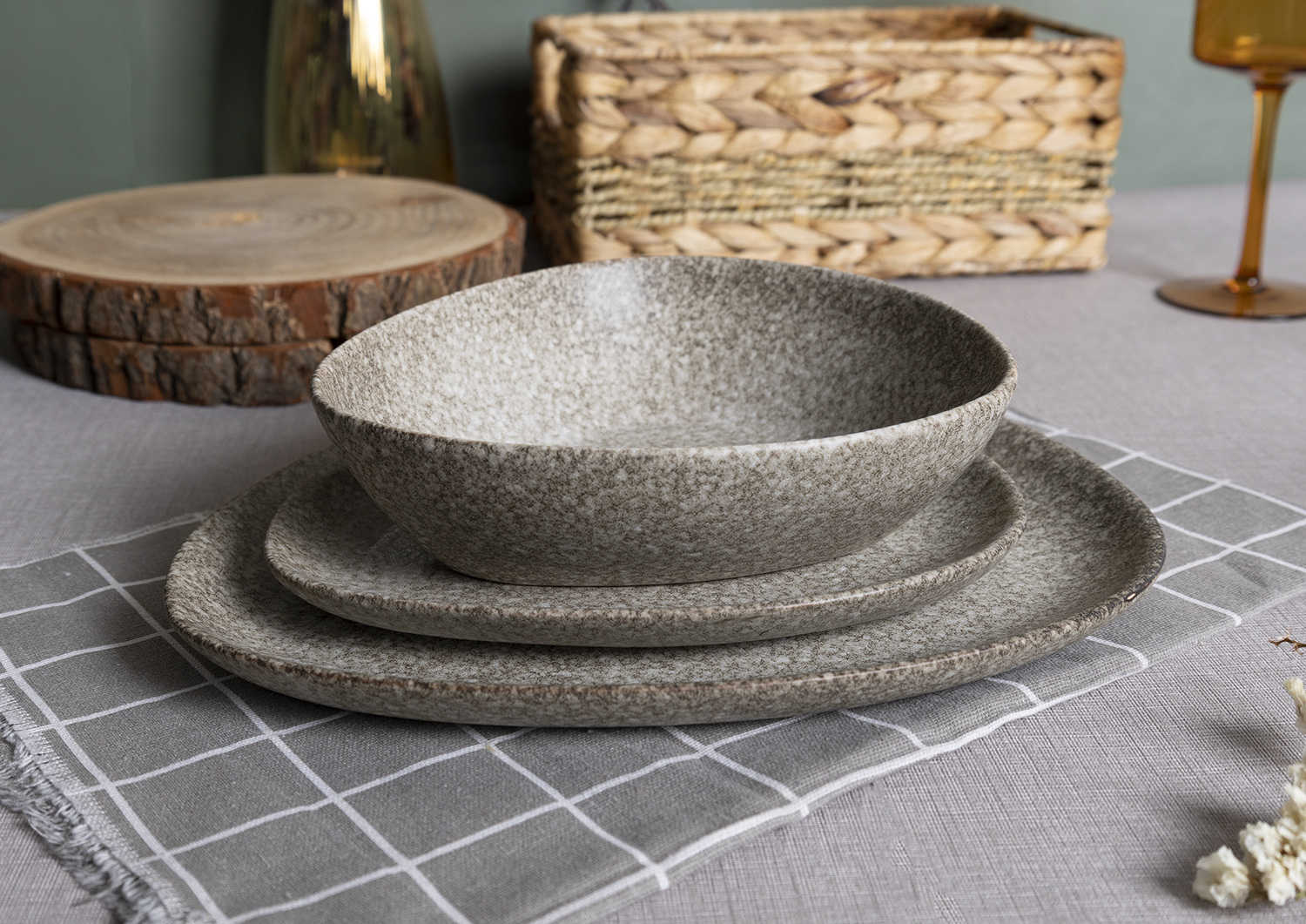 CHANGSHA HAPPY GO Stoneveil Reactive Glaze Stoneware Set – Wabi-Sabi Inspired Dinnerware in Earth Tones and Matte Texture|happygodinnerware.com