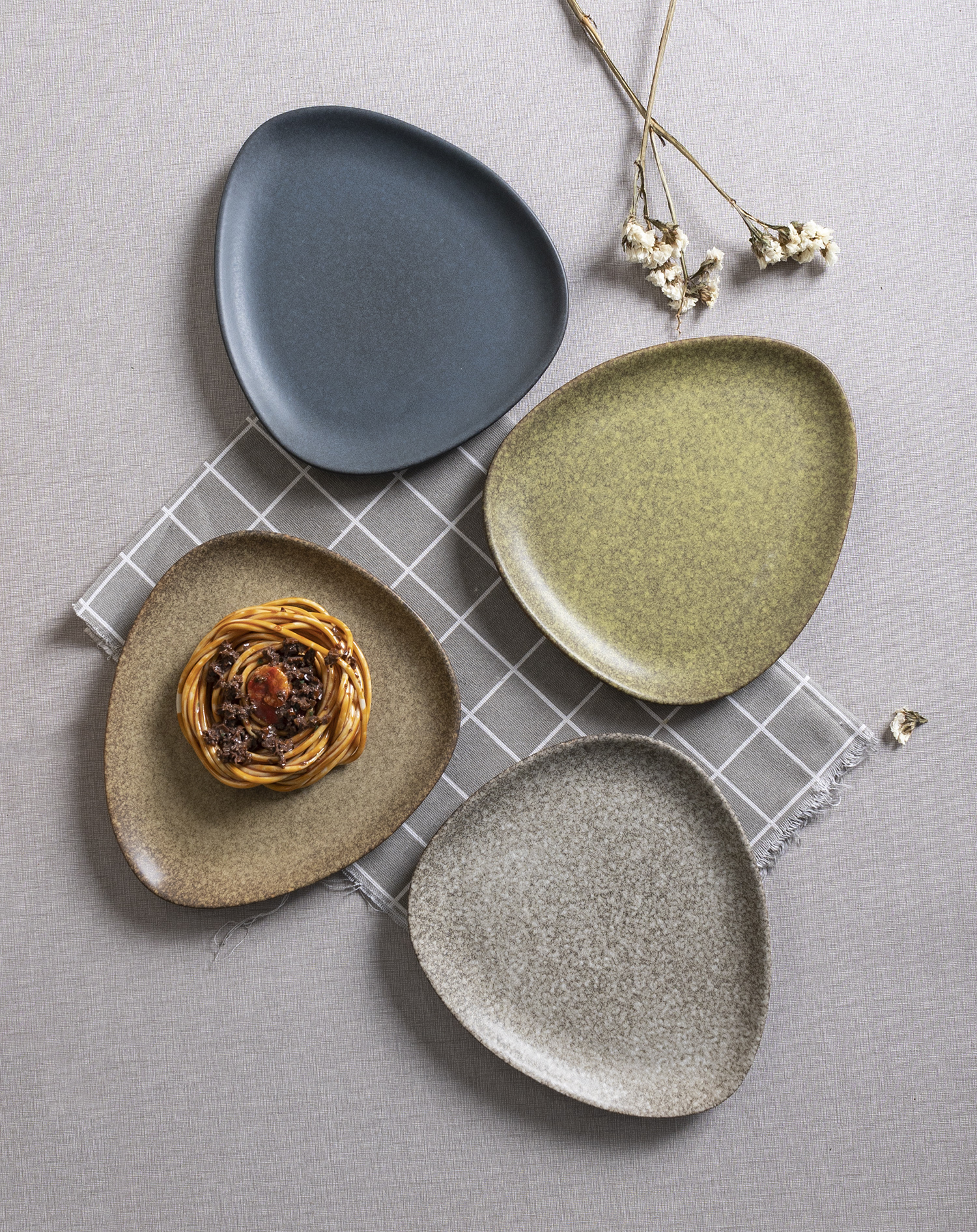 CHANGSHA HAPPY GO Stoneveil Reactive Glaze Stoneware Set – Wabi-Sabi Inspired Dinnerware in Earth Tones and Matte Texture|happygodinnerware.com
