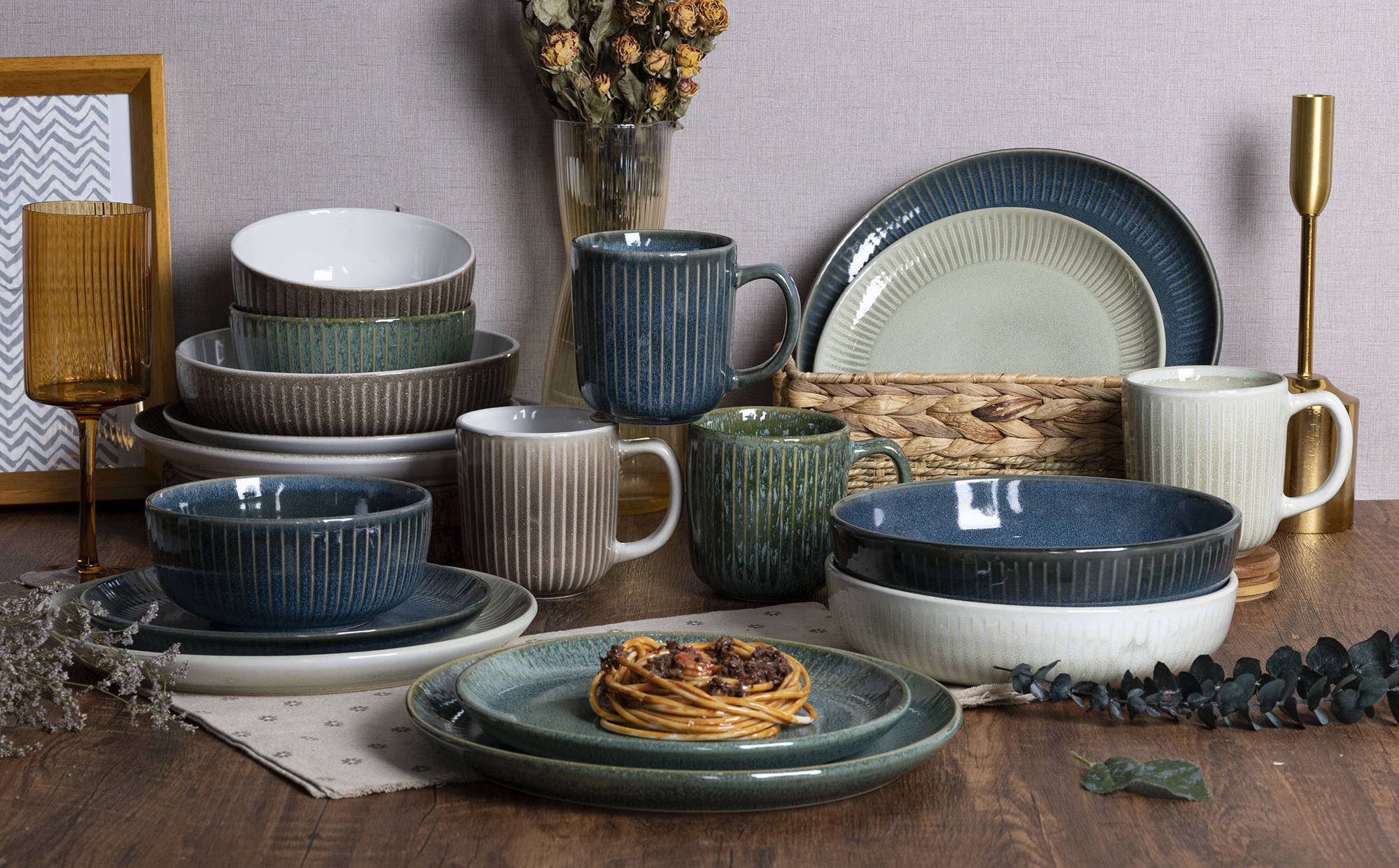 CHANGSHA HAPPY GO RidgeWave Reactive Glaze Stoneware Set – Embossed Ribbed Dinnerware in Deep Artisan Tones|happygodinnerware.com