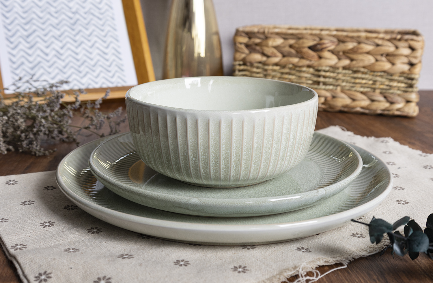 CHANGSHA HAPPY GO RidgeWave Reactive Glaze Stoneware Set – Embossed Ribbed Dinnerware in Deep Artisan Tones|happygodinnerware.com