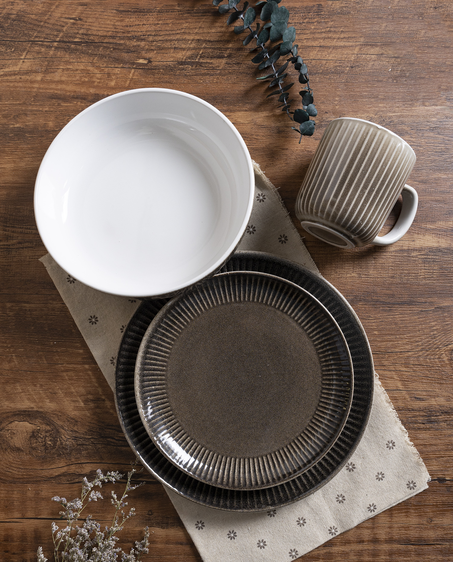 CHANGSHA HAPPY GO RidgeWave Reactive Glaze Stoneware Set – Embossed Ribbed Dinnerware in Deep Artisan Tones|happygodinnerware.com