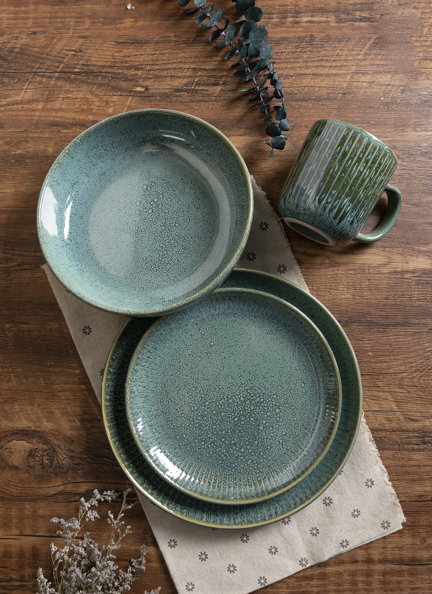 CHANGSHA HAPPY GO RidgeWave Reactive Glaze Stoneware Set – Embossed Ribbed Dinnerware in Deep Artisan Tones|happygodinnerware.com