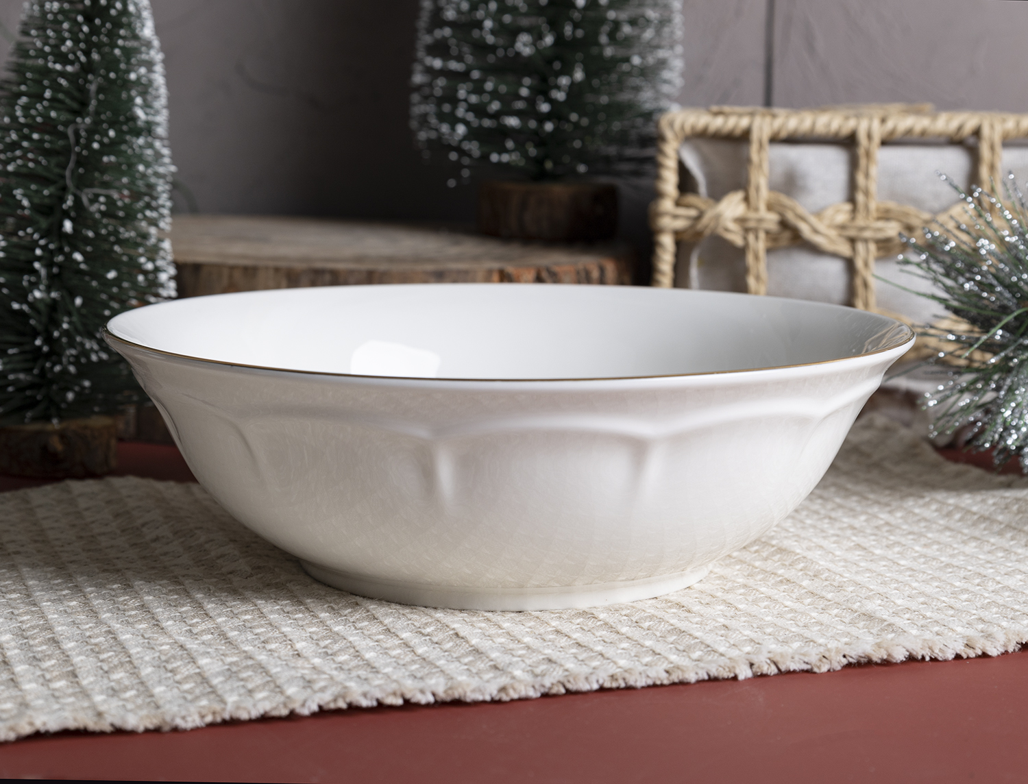 CHANGSHA HAPPY GO Gold Rimmed Embossed New Bone China Dinnerware | happygodinnerware.com