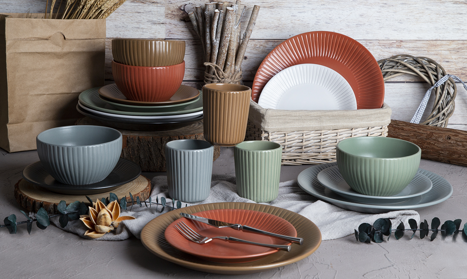 CHANGSHA HAPPY GO Color Glaze Ceramic Tableware with Unique Color Combinations |Dopamine Series Ceramics|happygodinnerware.com