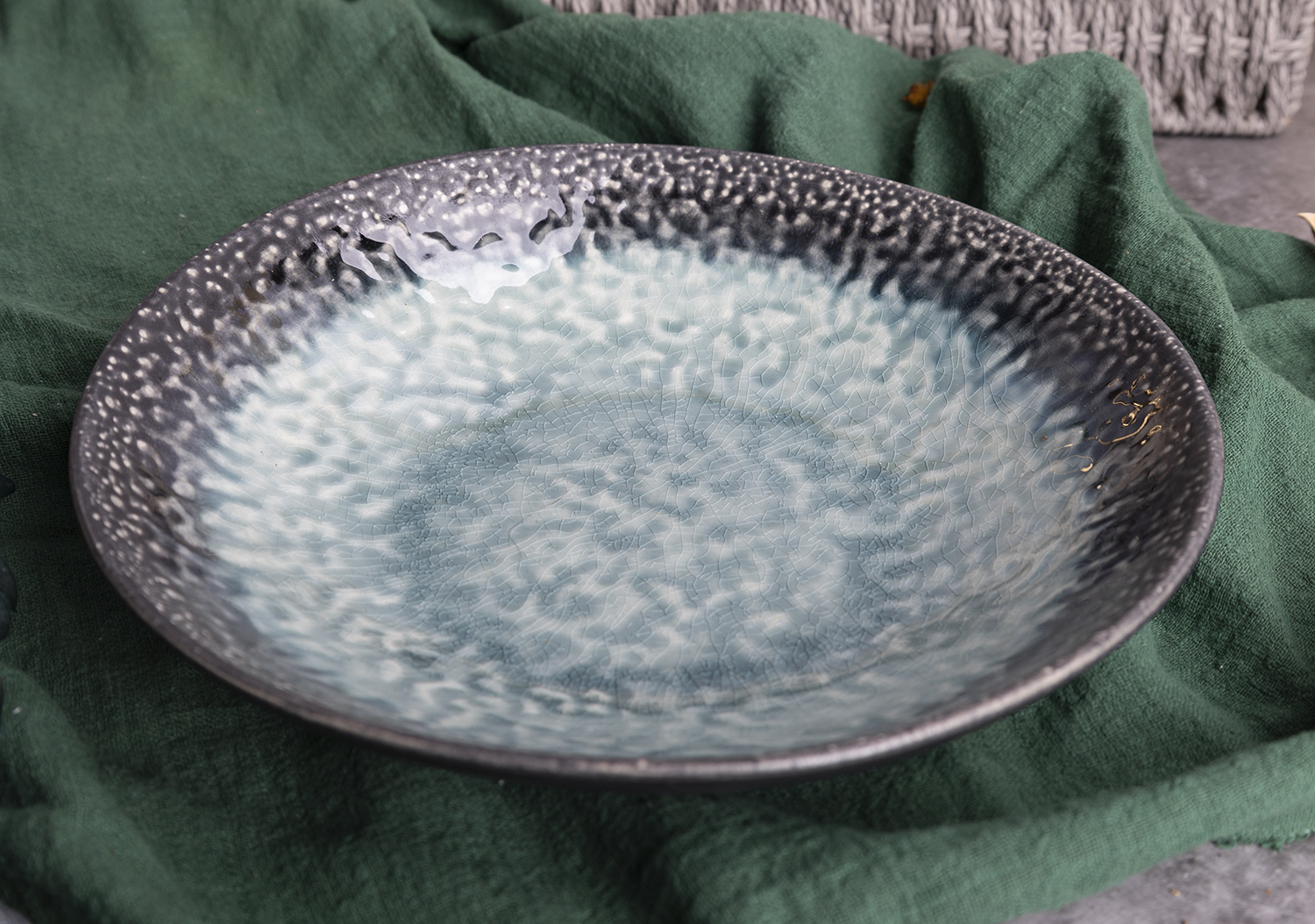 CHANGSHA HAPPY GO  Deep Reactive Glaze Stoneware Set with Seafoam Ripple Effect |Dopamine Series Ceramics  |happygodinnerware.com