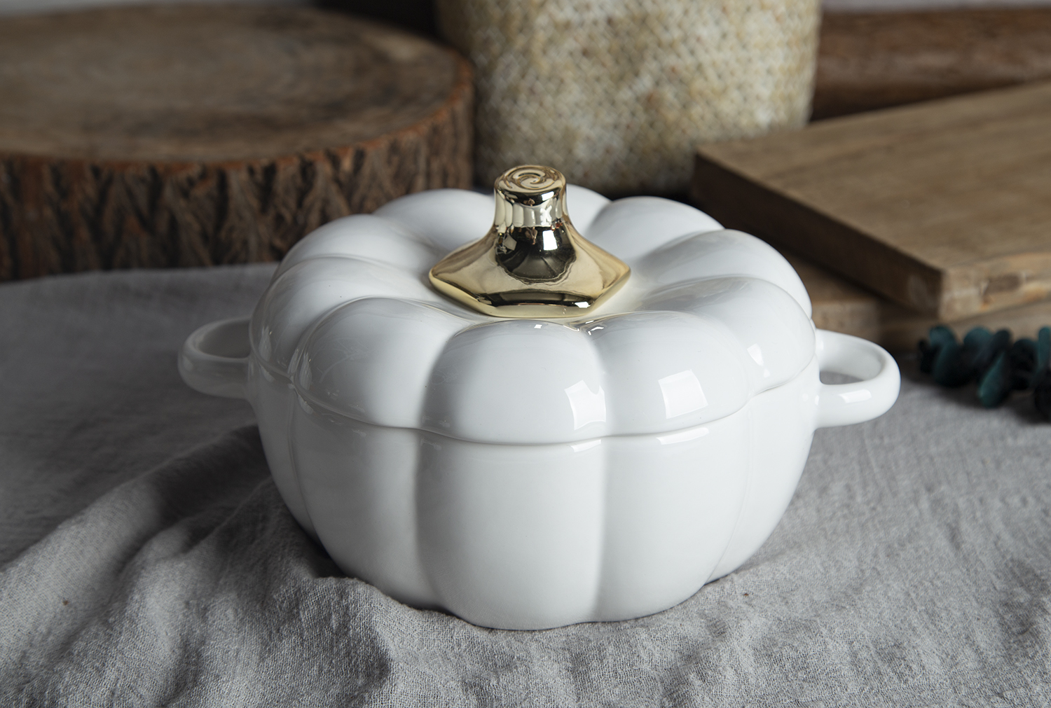CHANGSHA HAPPY GO Dolomite Pumpkin-Shaped Embossed Cookware | happygodinnerware.com