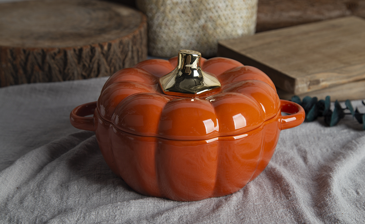 CHANGSHA HAPPY GO Dolomite Pumpkin-Shaped Embossed Cookware | happygodinnerware.com