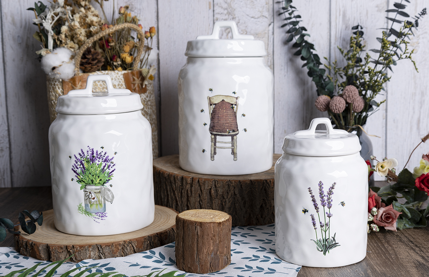 CHANGSHA HAPPY GO White Earthenware Kitchen Storage Jar Set with Embossed Floral and Bee Prints for Rustic Farmhouse Decor |happygodinnerware.com