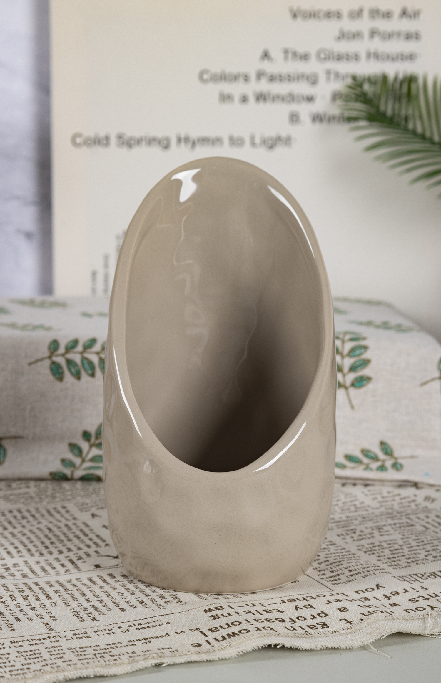 CHANGSHA HAPPY GO Fruit-Shaped Embossed Ceramic Dinnerware Set with Pepper, Banana, Pear and Leaf Designs for Creative Dining |happygodinnerware.com