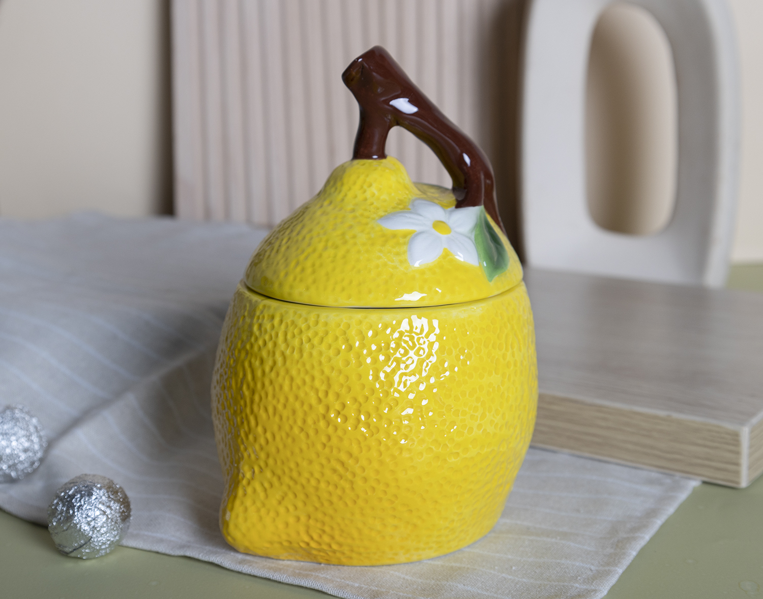 CHANGSHA HAPPY GO Modern Embossed Geometric Pattern Ceramic Jars with Bamboo Lids – Storage Solution for Kitchen Countertops |happygodinnerware.com