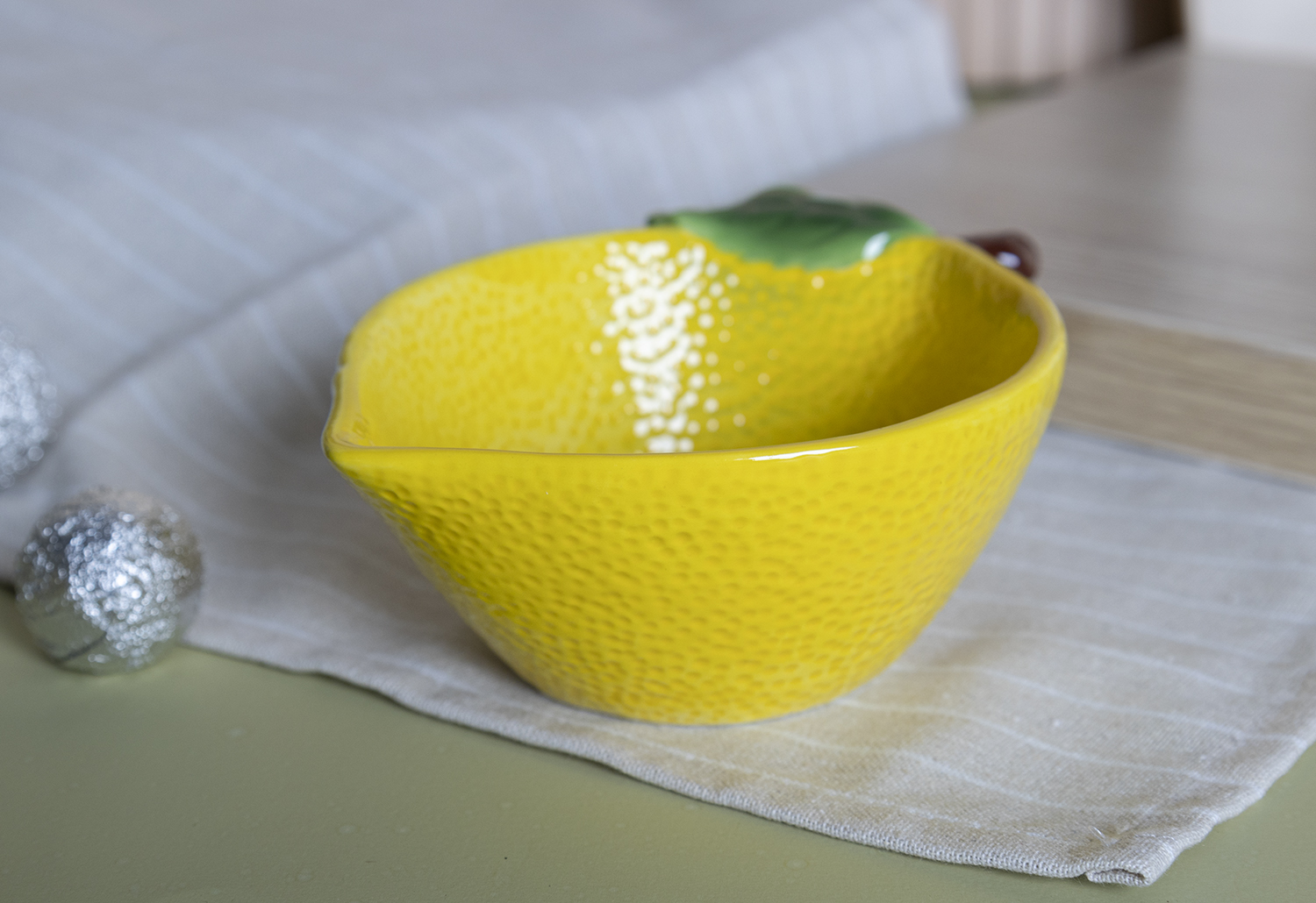 CHANGSHA HAPPY GO Modern Embossed Geometric Pattern Ceramic Jars with Bamboo Lids – Storage Solution for Kitchen Countertops |happygodinnerware.com