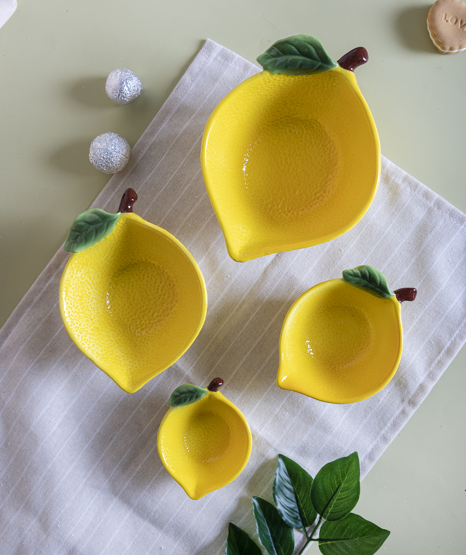 CHANGSHA HAPPY GO Modern Embossed Geometric Pattern Ceramic Jars with Bamboo Lids – Storage Solution for Kitchen Countertops |happygodinnerware.com