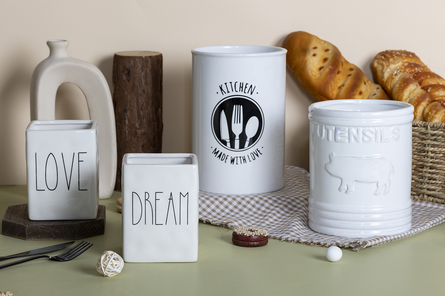 CHANGSHA HAPPY GO Modern Embossed and Decal Ceramic Kitchen Canister Set – Black and White Storage Jars with Bamboo and Ceramic Lids for Coffee, Tea and More |happygodinnerware.com