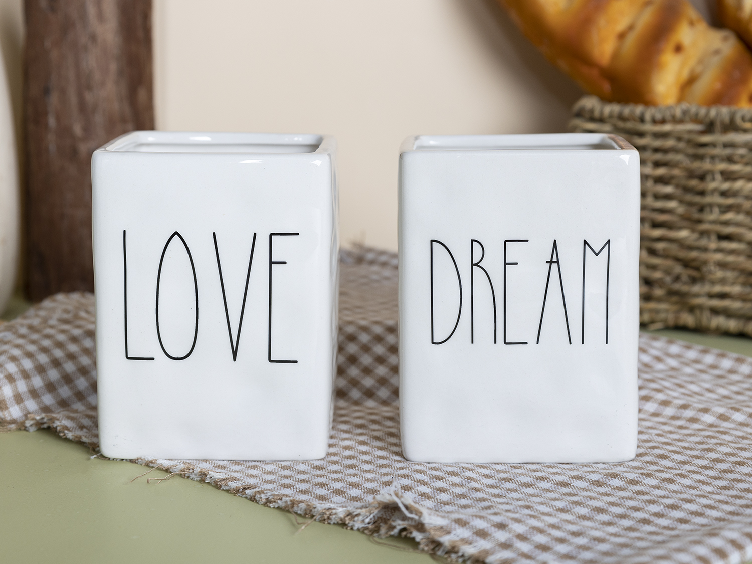 CHANGSHA HAPPY GO Modern Embossed and Decal Ceramic Kitchen Canister Set – Black and White Storage Jars with Bamboo and Ceramic Lids for Coffee, Tea and More |happygodinnerware.com