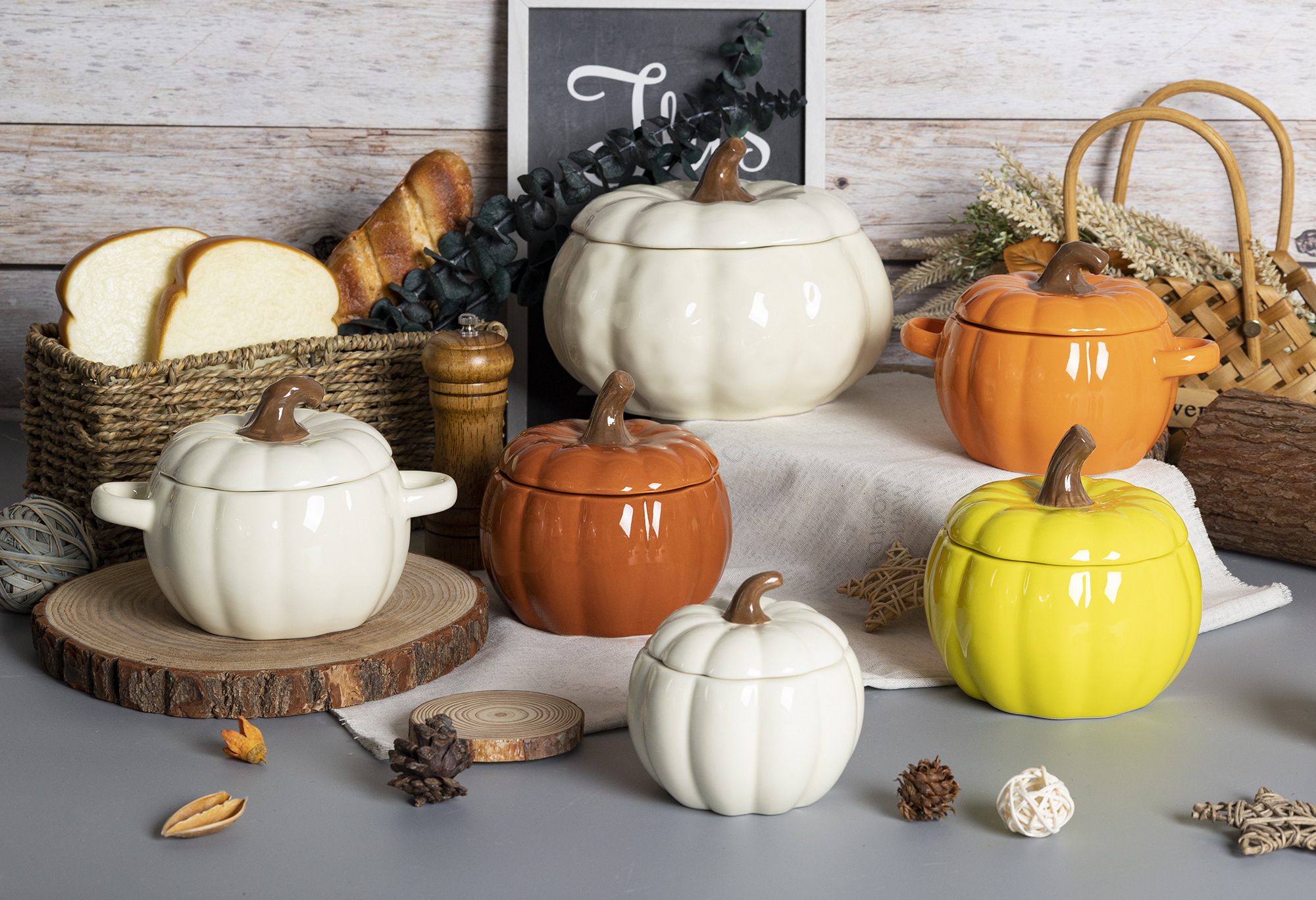 CHANGSHA HAPPY GO Embossed Ceramic Pumpkin-Shaped Casserole and Bowl Set with Handles – Fall Harvest Style in Assorted Sizes |happygodinnerware.com