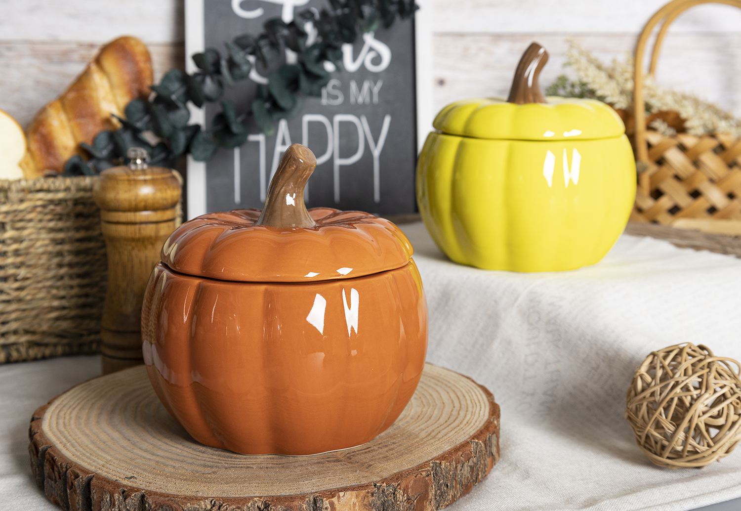 CHANGSHA HAPPY GO Embossed Ceramic Pumpkin-Shaped Casserole and Bowl Set with Handles – Fall Harvest Style in Assorted Sizes |happygodinnerware.com