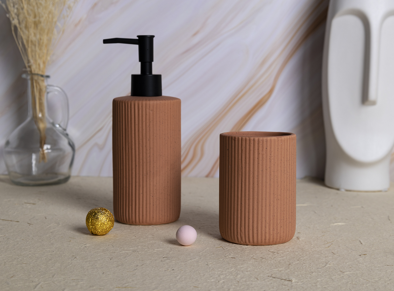 CHANGSHA HAPPY GO Modern Ribbed Ceramic Bathroom Set – Nordic Style Soap Dispenser & Tumbler with Matte and Glossy Finish|happygodinnerware.com