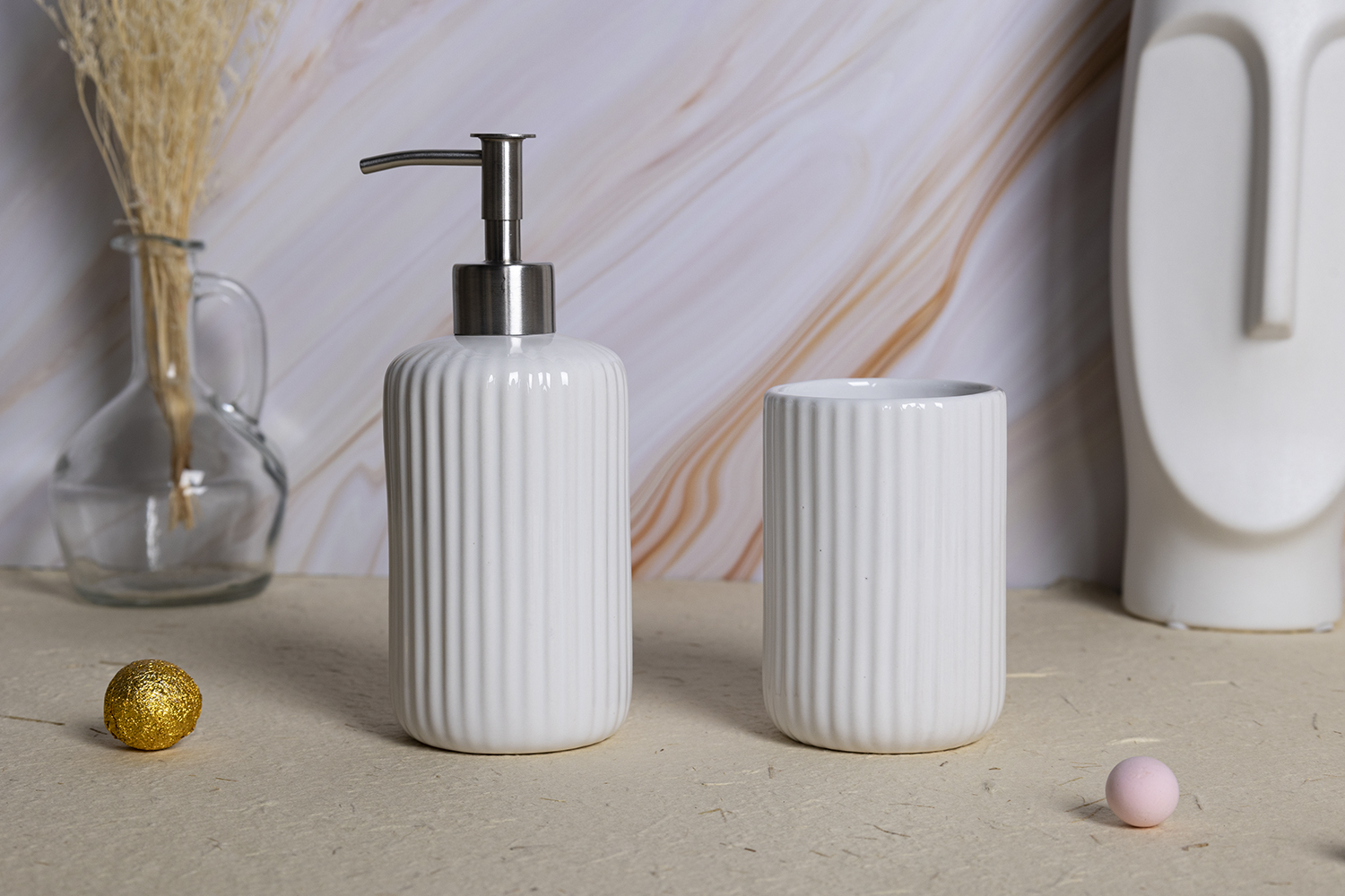 CHANGSHA HAPPY GO Modern Ribbed Ceramic Bathroom Set – Nordic Style Soap Dispenser & Tumbler with Matte and Glossy Finish|happygodinnerware.com