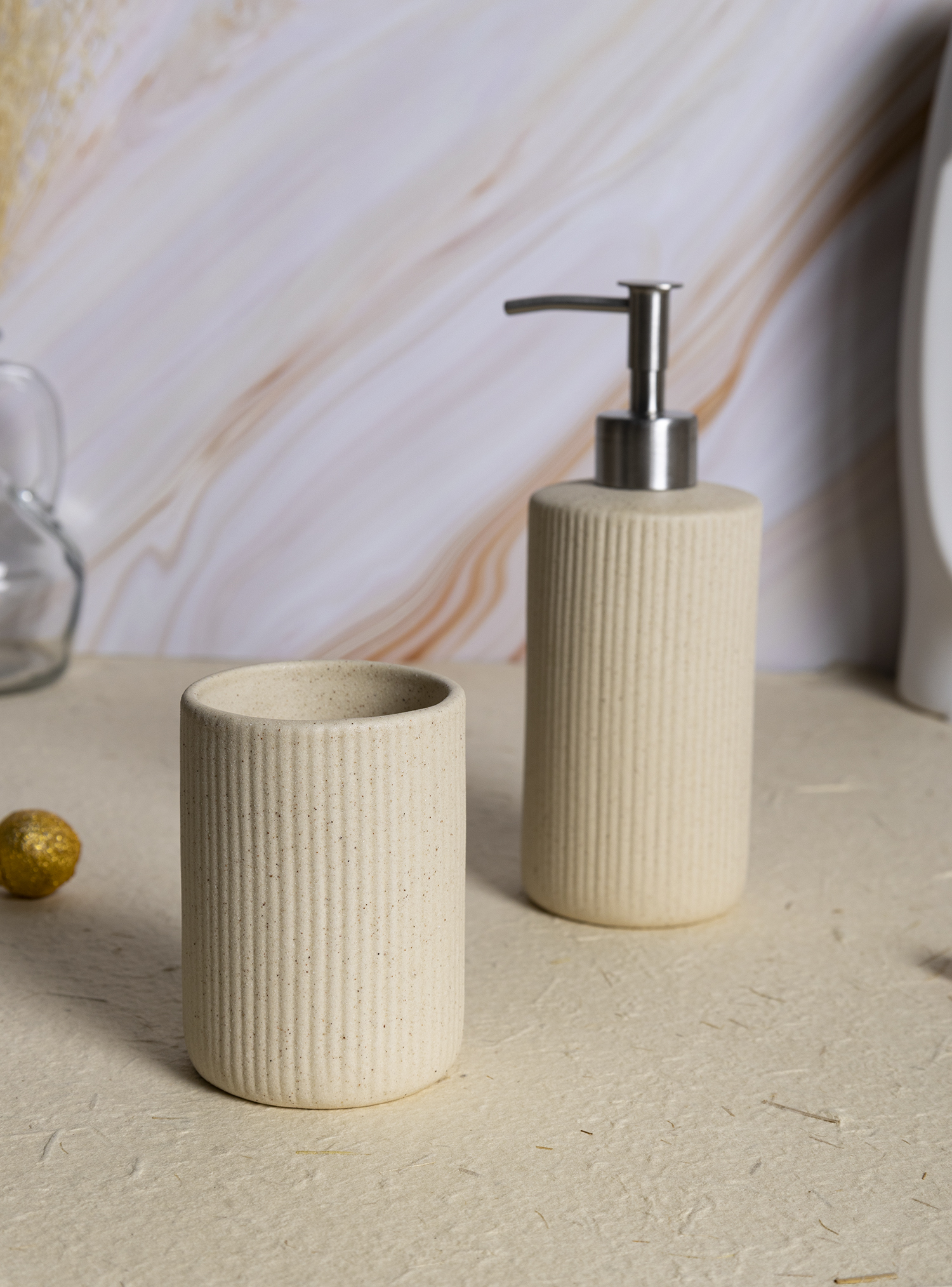 CHANGSHA HAPPY GO Modern Ribbed Ceramic Bathroom Set – Nordic Style Soap Dispenser & Tumbler with Matte and Glossy Finish|happygodinnerware.com