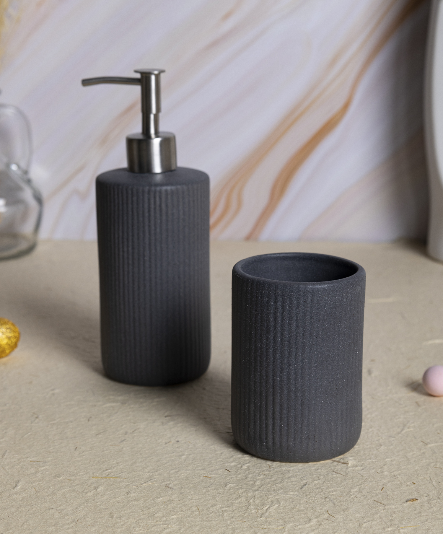 CHANGSHA HAPPY GO Modern Ribbed Ceramic Bathroom Set – Nordic Style Soap Dispenser & Tumbler with Matte and Glossy Finish|happygodinnerware.com