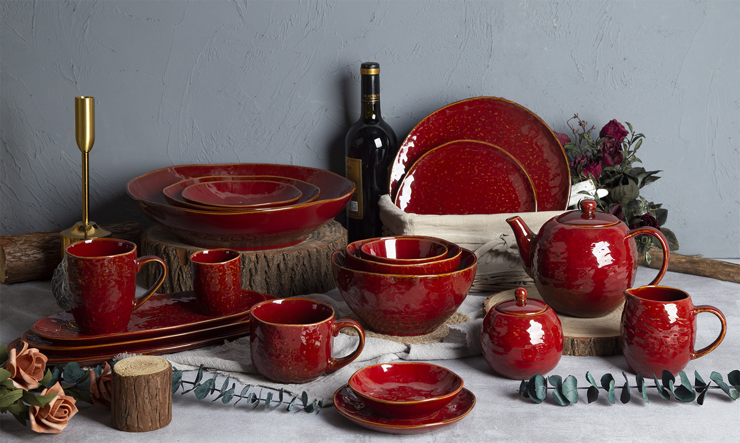 CHANGSHA HAPPY GO Unique Shaped Red Reactive Glaze Ceramic Tableware |happygodinnerware.com