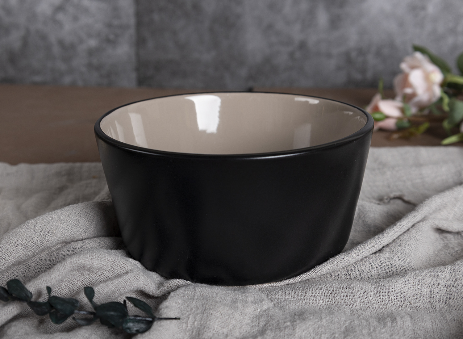 CHANGSHA HAPPY GO  Modern Matte Stoneware Dinnerware Set with Deep Glazed Finish and Dual-Tone Contrast |happygodinnerware.com