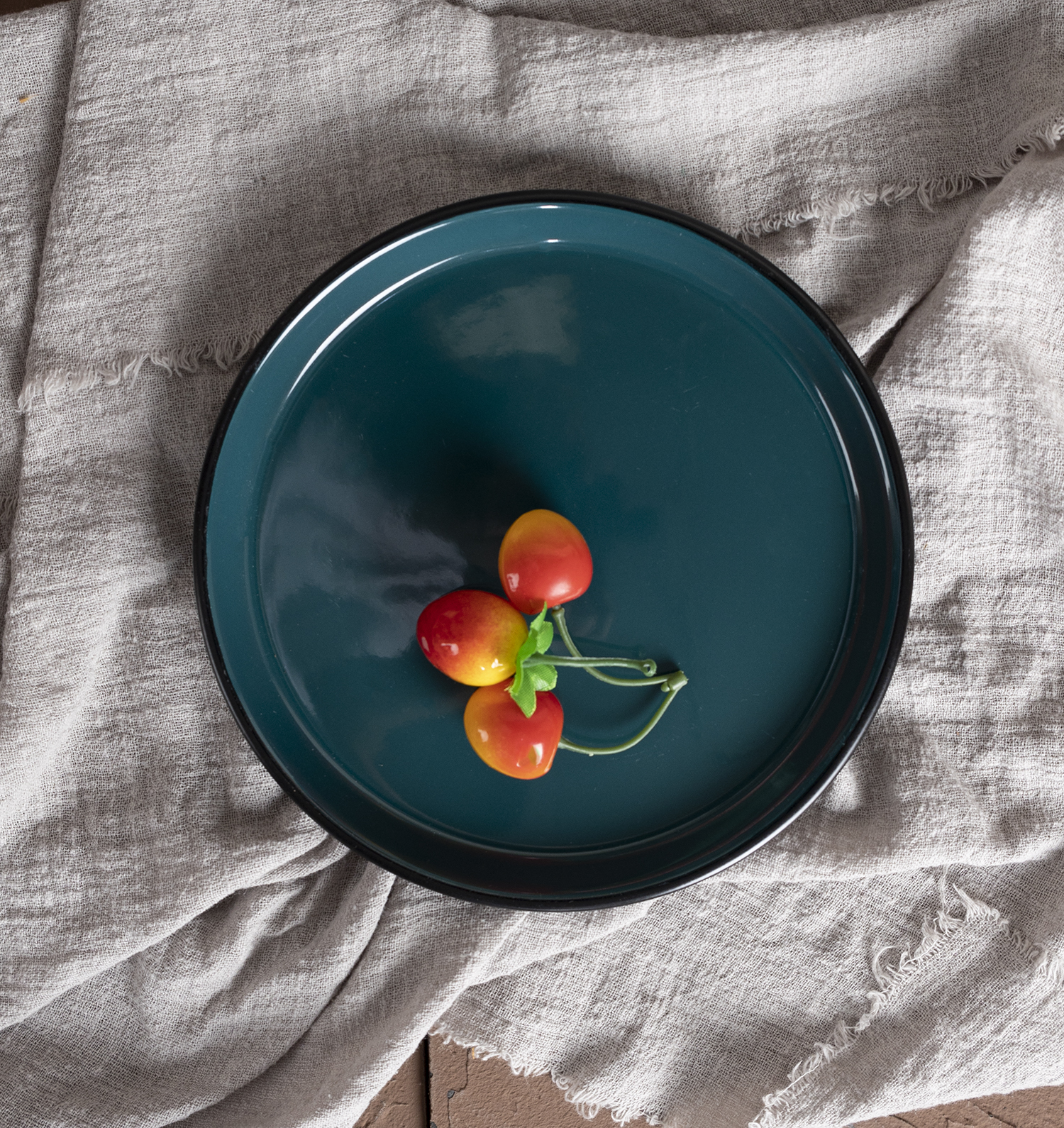 CHANGSHA HAPPY GO  Modern Matte Stoneware Dinnerware Set with Deep Glazed Finish and Dual-Tone Contrast |happygodinnerware.com