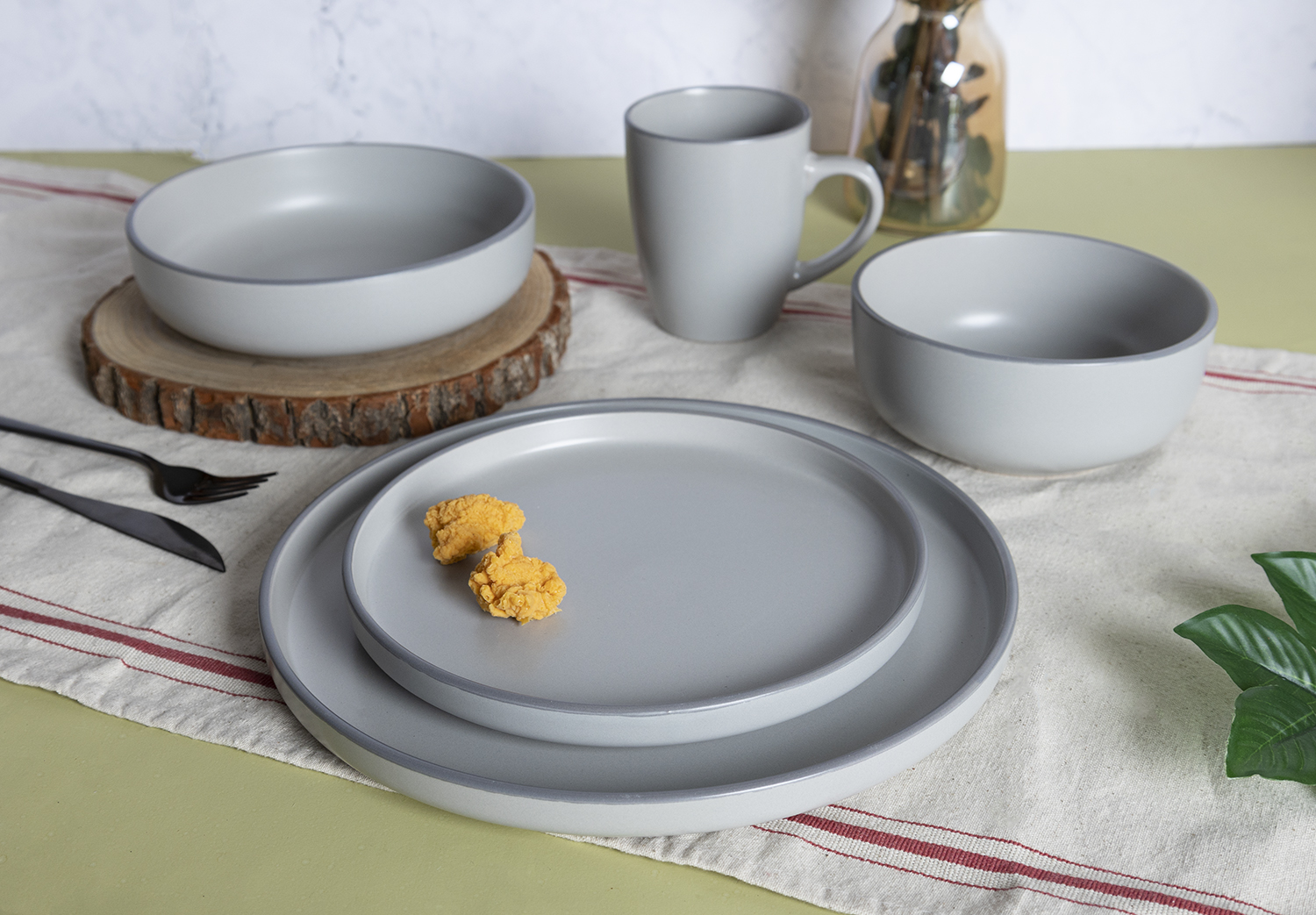 CHANGSHA HAPPY GO  Pastel Colored Matte Stoneware Dinnerware Set with Smooth Glaze Finish for Modern Table Setting |Dopamine Series Ceramics|happygodinnerware.com