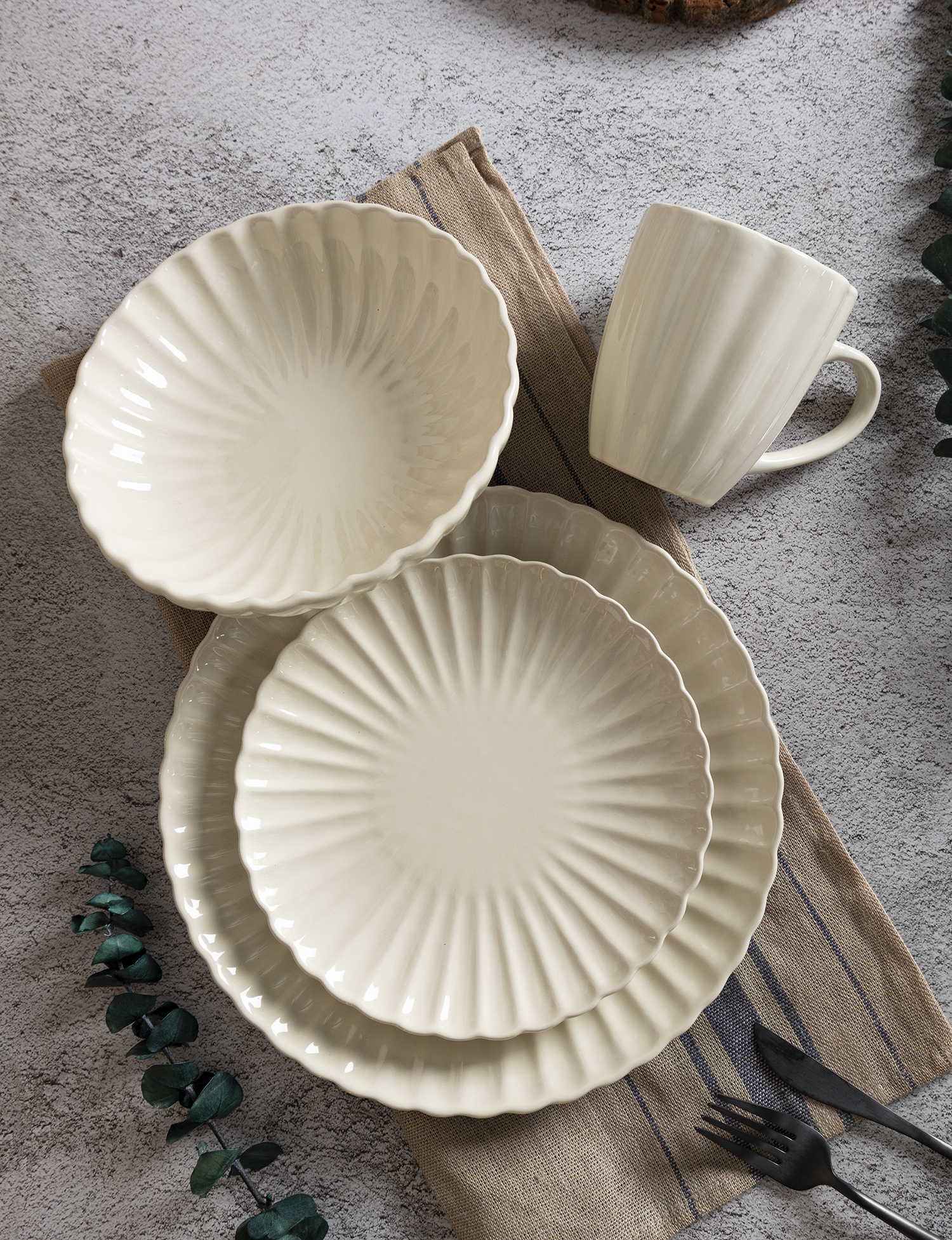 CHANGSHA HAPPY GO  Vintage Farmhouse Stoneware Tableware Set with Ribbed Embossed Design in Fall Colors |happygodinnerware.com