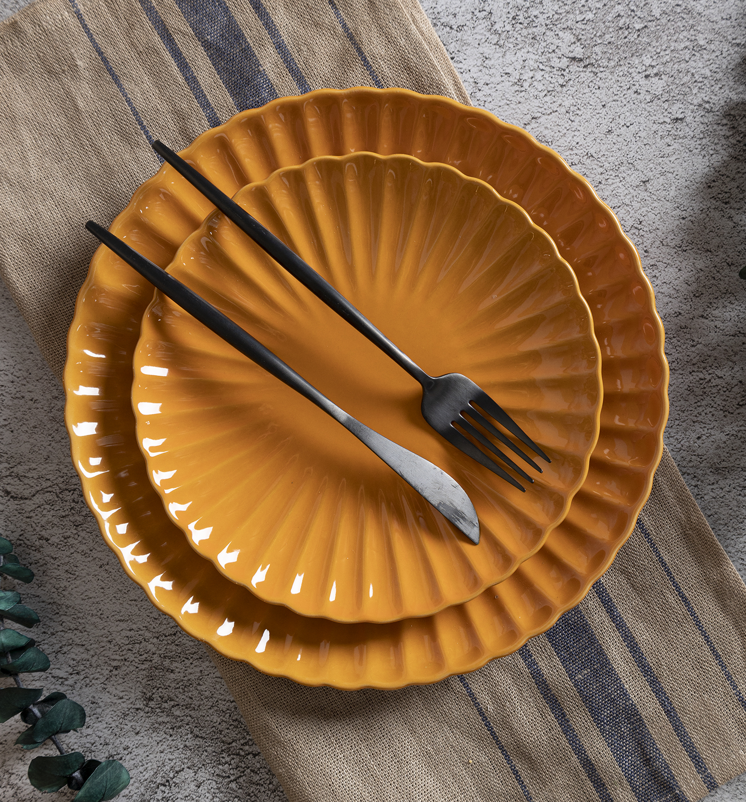 CHANGSHA HAPPY GO  Vintage Farmhouse Stoneware Tableware Set with Ribbed Embossed Design in Fall Colors |happygodinnerware.com