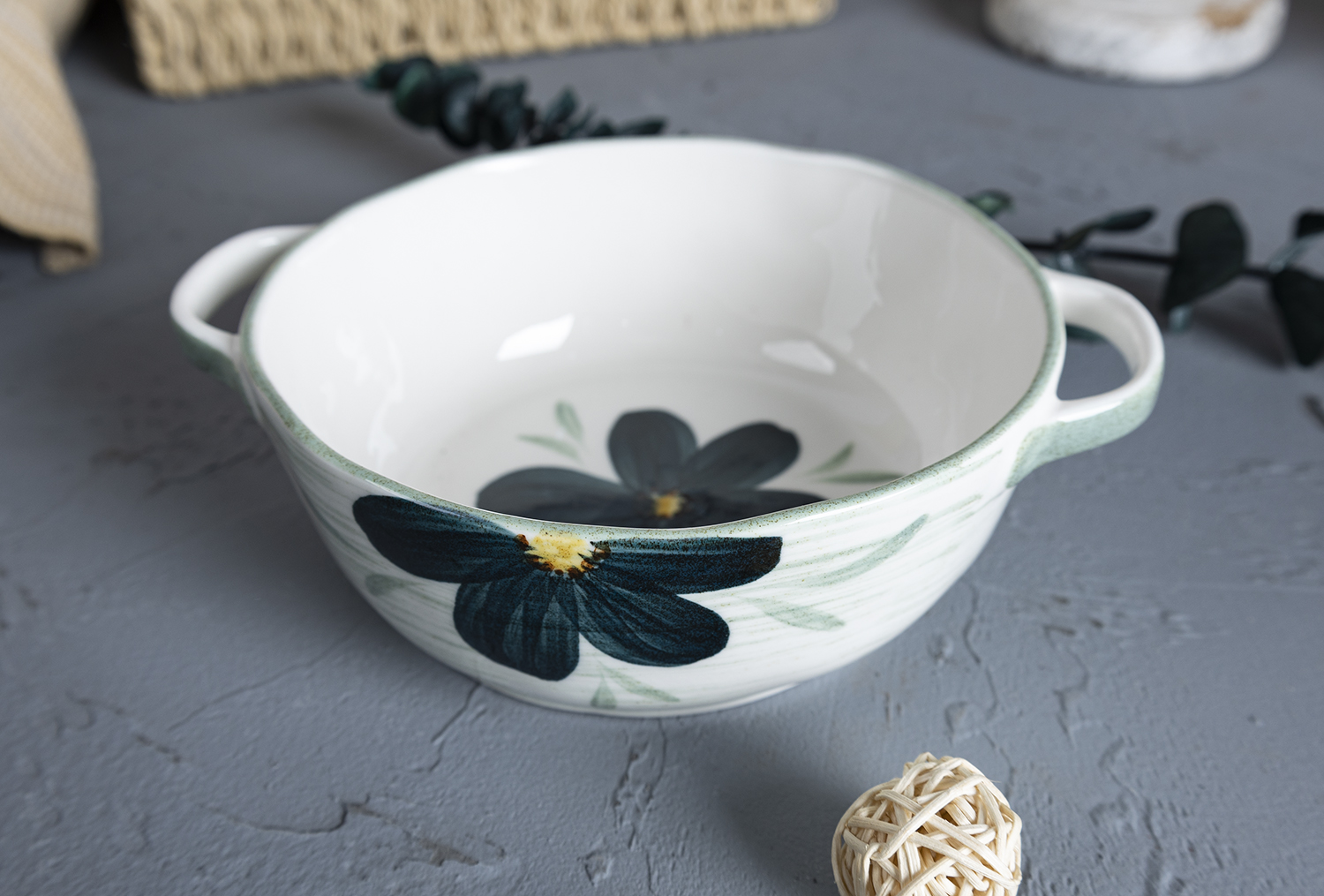 CHANGSHA HAPPY GO  Artistic Bone China Tableware Set with Glossy Finish and Hand-Painted Midnight Floral Design  |happygodinnerware.com