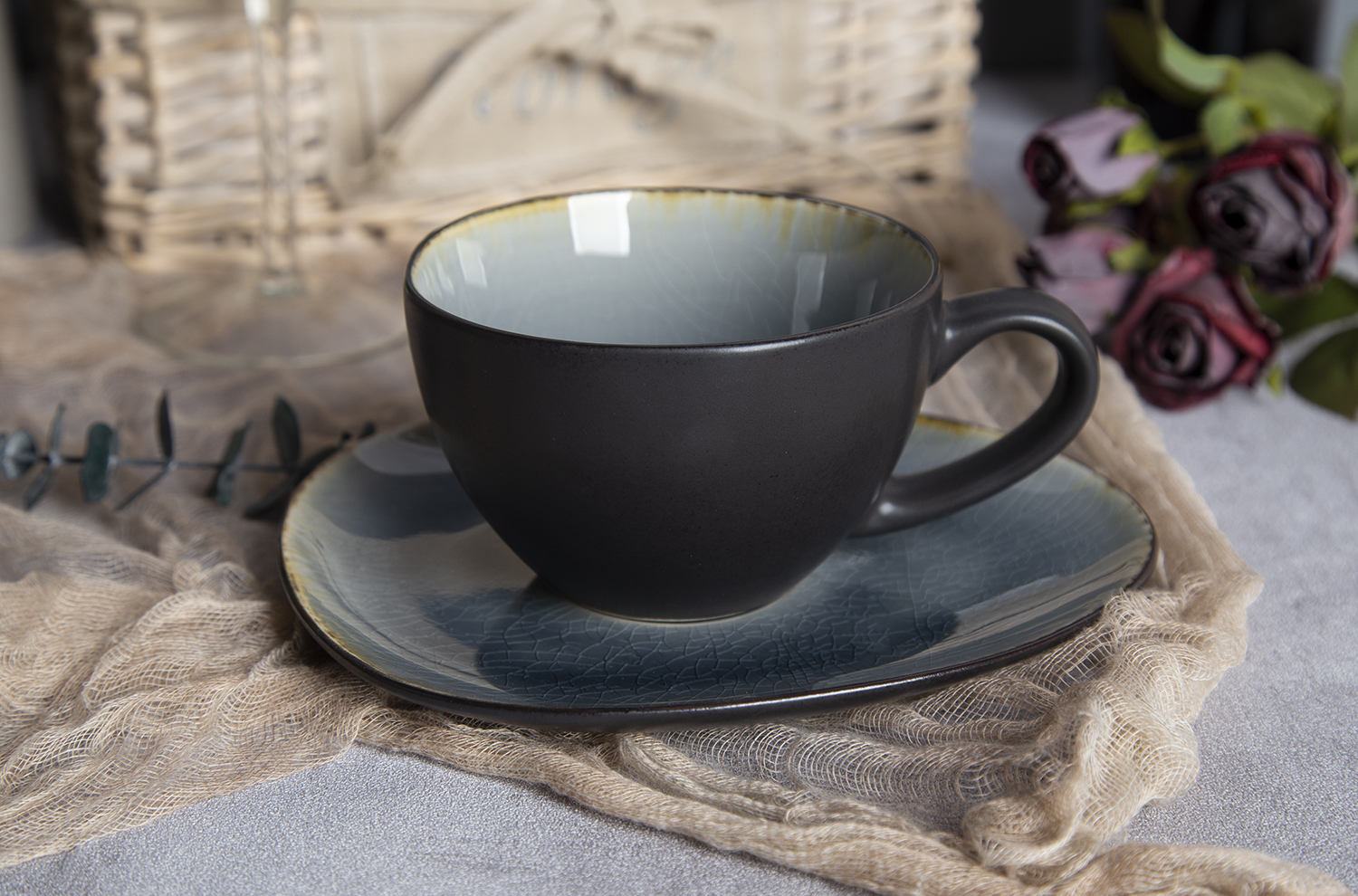 CHANGSHA HAPPY GO Embossed Pattern Crackle Glaze Stoneware | happygodinnerware.com