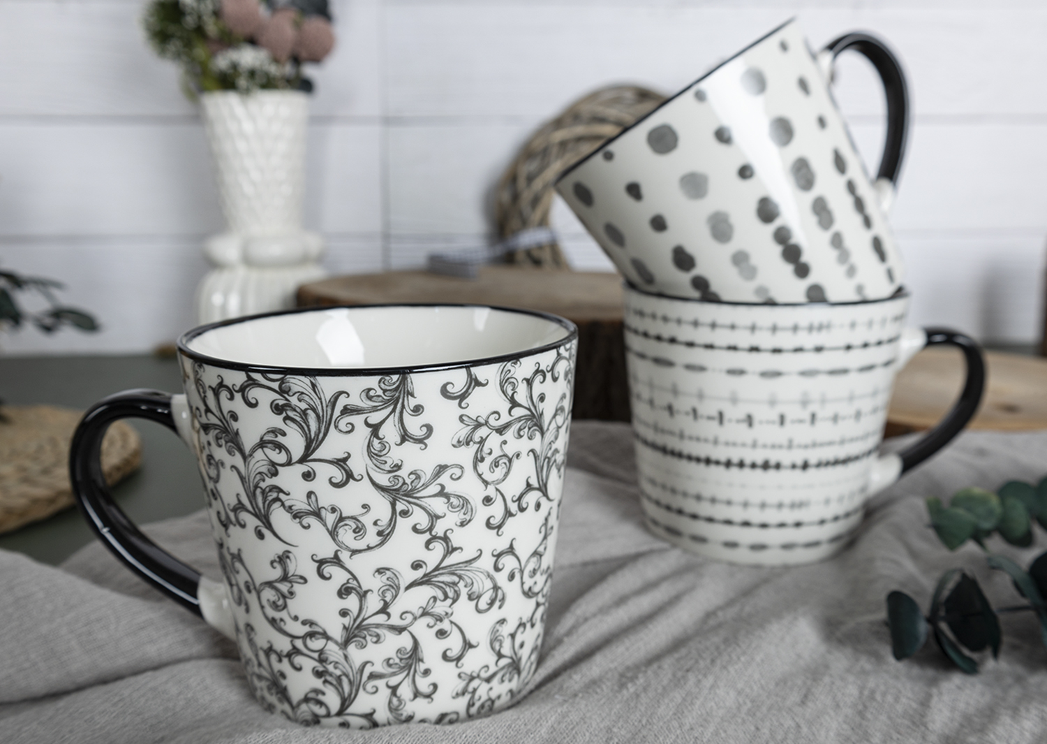 CHANGSHA HAPPY GO  Monochrome New Bone China Mug Set with Botanical and Geometric Prints in Classic Black and White  |happygodinnerware.com