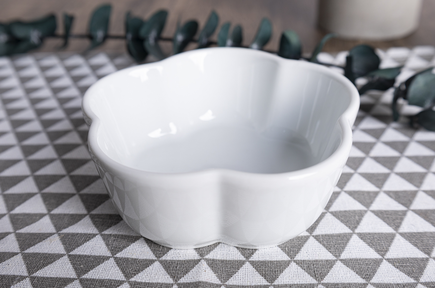 CHANGSHA HAPPY GO  Elegant White Porcelain Serving Platter Set with Modular Petal, Heart and Square Design for Refined Entertaining  |happygodinnerware.com