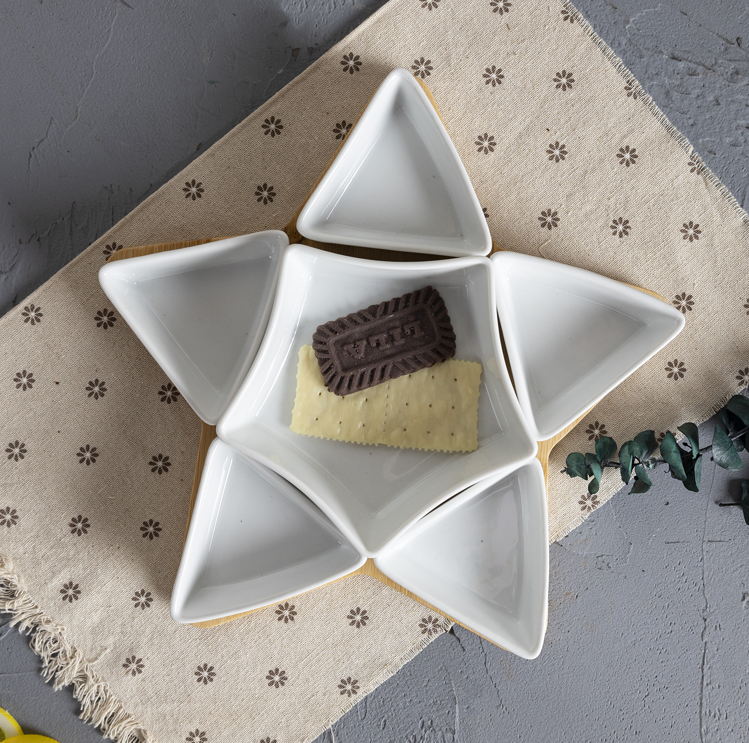 CHANGSHA HAPPY GO  Creative White Porcelain Snack Tray Set with Geometric Compartments and Bamboo Base for Elegant Entertaining |happygodinnerware.com