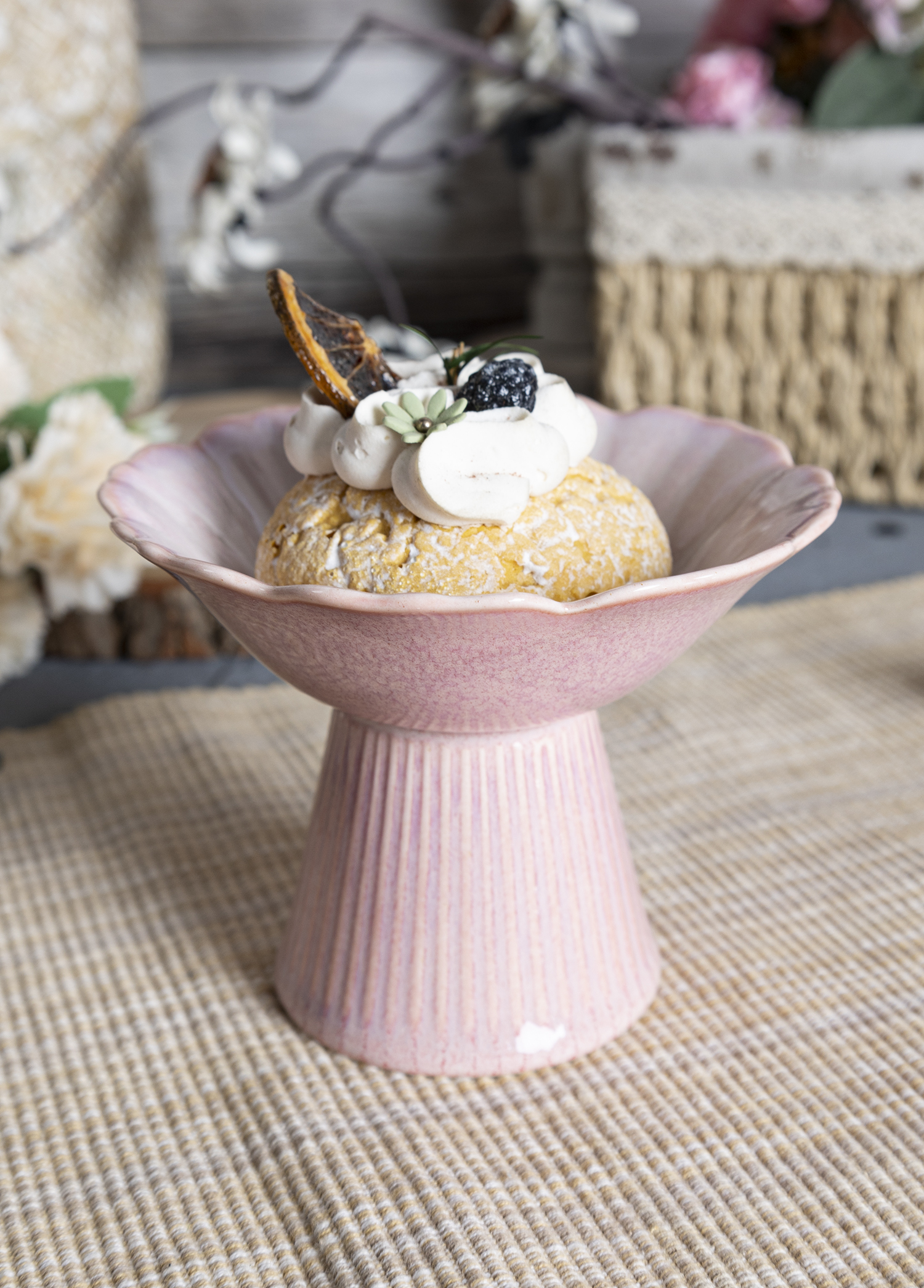 CHANGSHA HAPPY GO  Elegant Reactive Glaze Dinnerware Set in Pink Gradient with Embossed Petal Edges and Gloss Finish |Dopamine Series Ceramics  |happygodinnerware.com