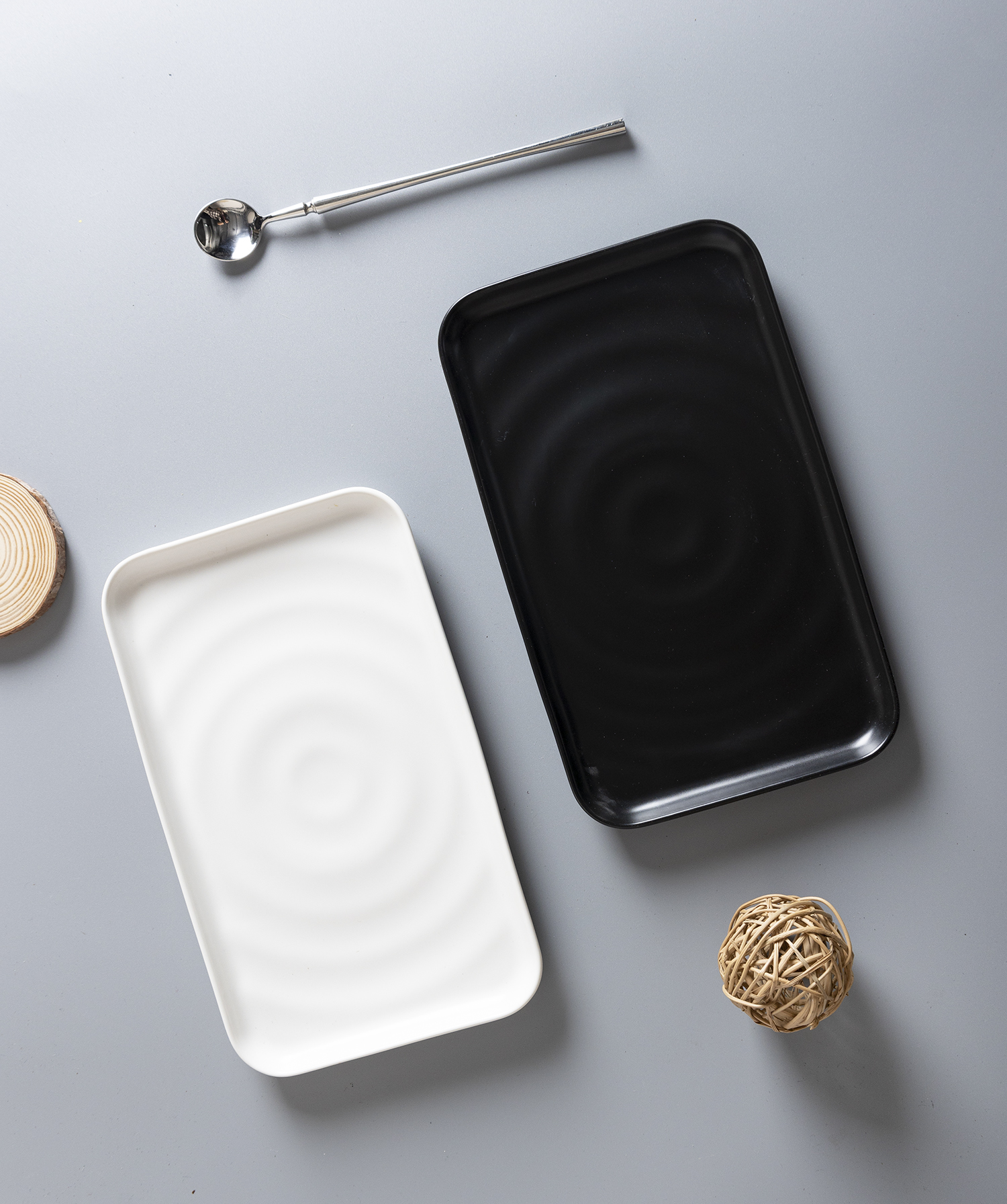 CHANGSHA HAPPY GO  Modern Contrast Bone China Coffee Set in Matte Black and White with Embossed Ripple Texture  |happygodinnerware.com
