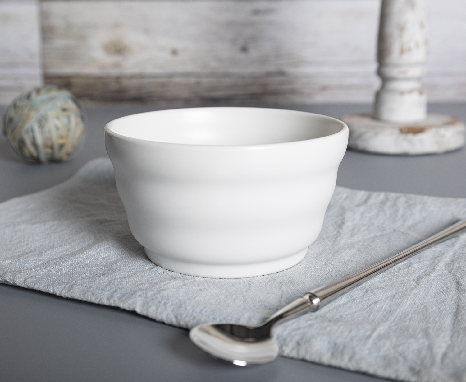CHANGSHA HAPPY GO  Modern Contrast Bone China Coffee Set in Matte Black and White with Embossed Ripple Texture  |happygodinnerware.com