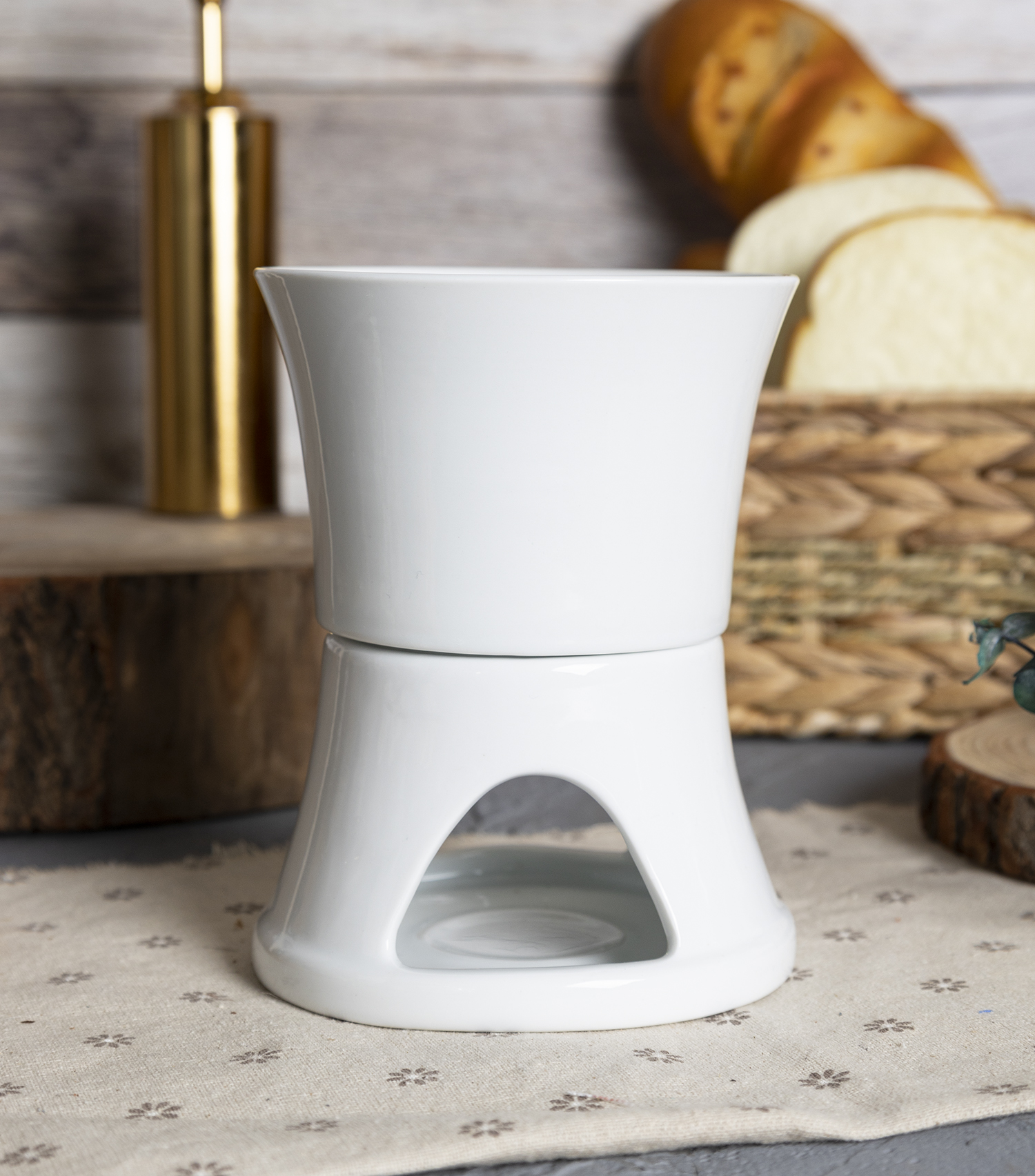 CHANGSHA HAPPY GO  Versatile White Porcelain Fondue Pot Collection in Refined Silhouette for Cozy Dessert Sharing  |happygodinnerware.com