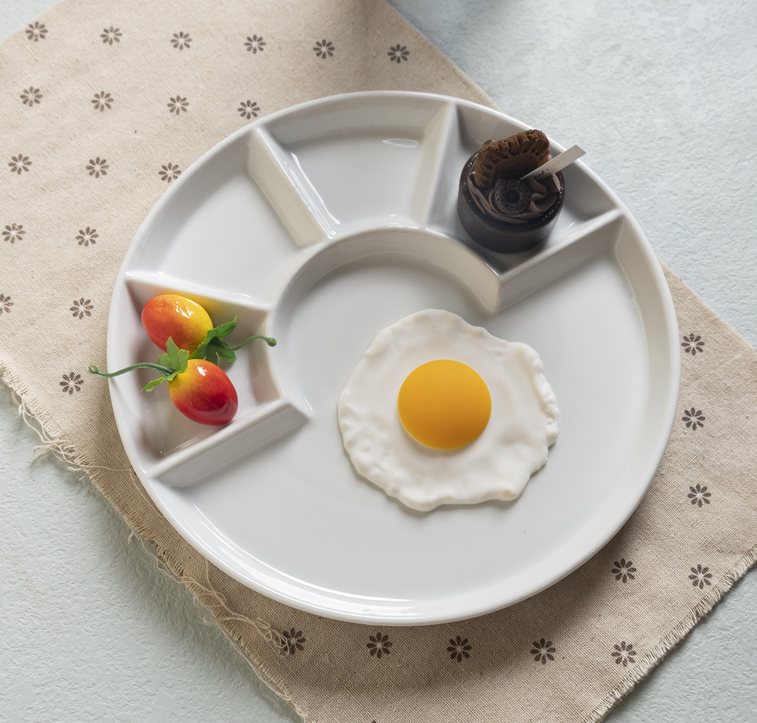 CHANGSHA HAPPY GO  Elegant White Porcelain Embossed Dinner Plates with Multi-Compartment Design for Stylish and Organized Serving |happygodinnerware.com