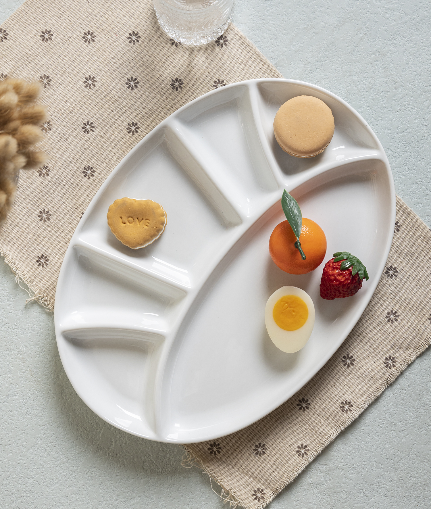 CHANGSHA HAPPY GO  Elegant White Porcelain Embossed Dinner Plates with Multi-Compartment Design for Stylish and Organized Serving |happygodinnerware.com