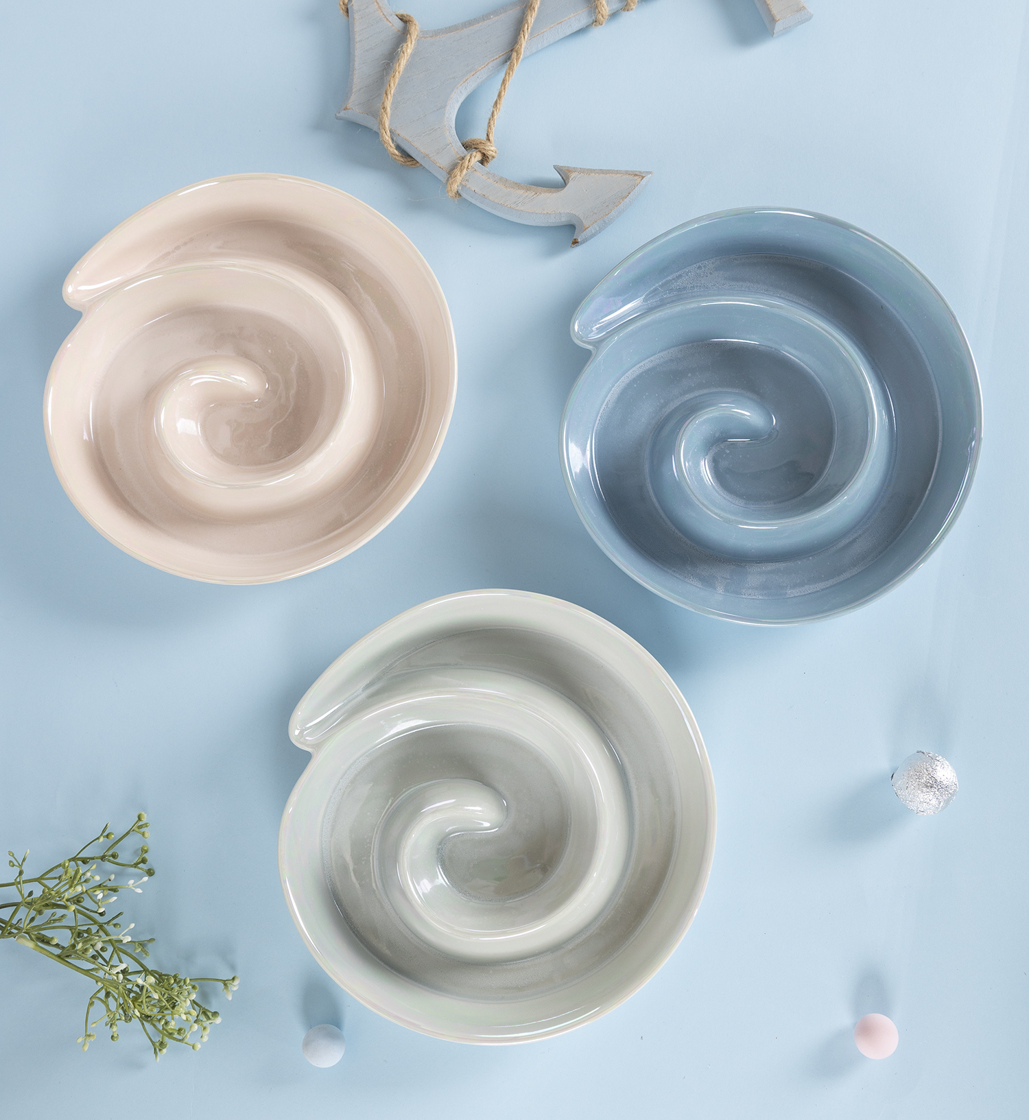 CHANGSHA HAPPY GO  Coastal-Inspired Embossed New Bone China Dinnerware Set in Iridescent Glaze with Seashell and Marine Shapes |Dopamine Series Ceramics  |happygodinnerware.com