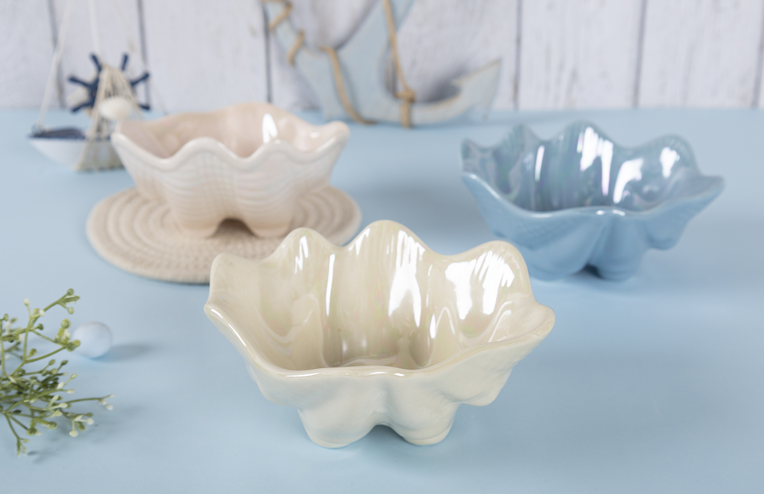 CHANGSHA HAPPY GO  Coastal-Inspired Embossed New Bone China Dinnerware Set in Iridescent Glaze with Seashell and Marine Shapes |Dopamine Series Ceramics  |happygodinnerware.com