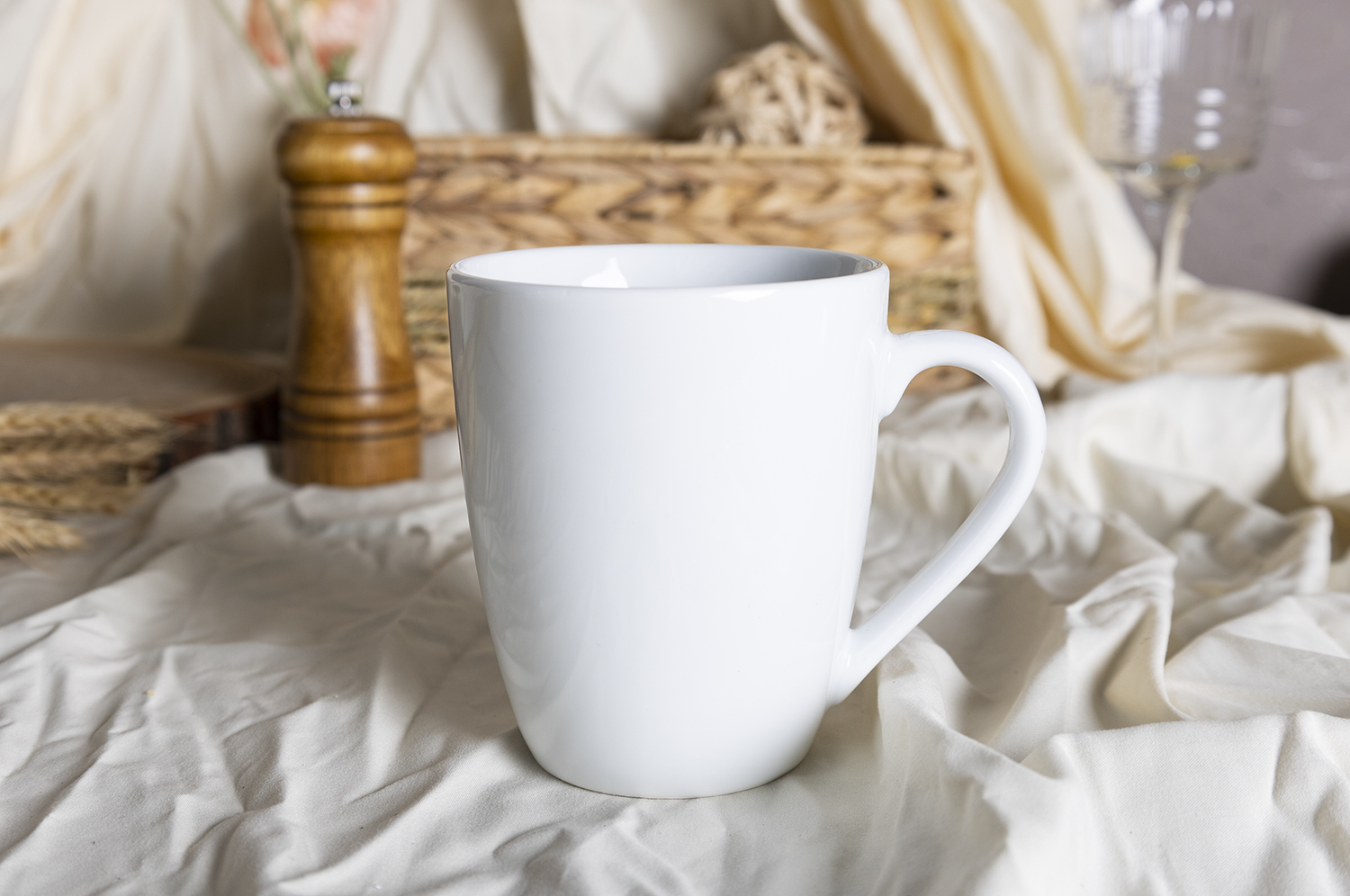 CHANGSHA HAPPY GO  Classic Pure White Porcelain Dinner Set with Smooth Glossy Finish for Timeless Elegance  |happygodinnerware.com