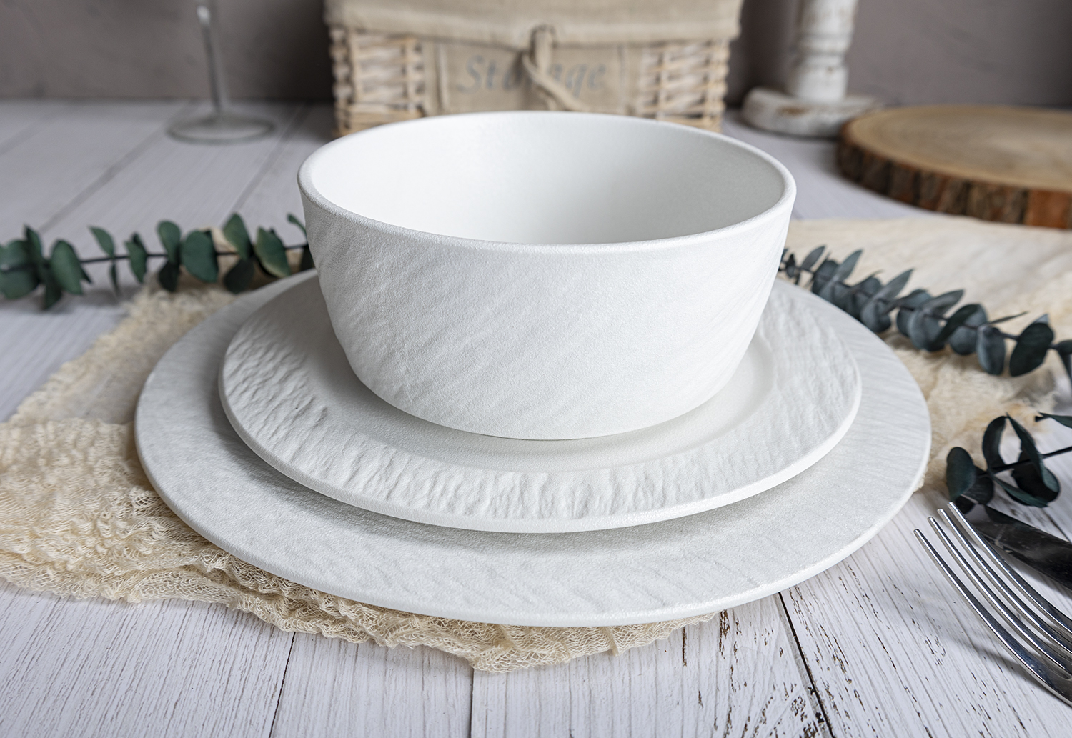 CHANGSHA HAPPY GO Matte Stone Texture Bone China Dinner Set in Black and White Color Block for Nordic Style Dining |happygodinnerware.com