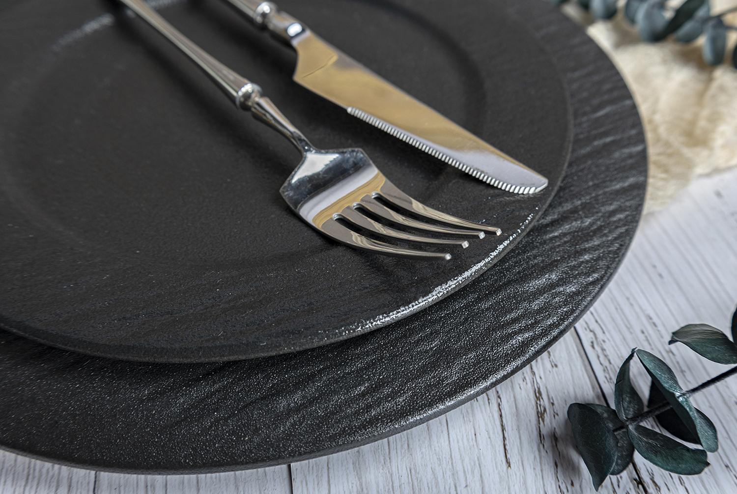CHANGSHA HAPPY GO Matte Stone Texture Bone China Dinner Set in Black and White Color Block for Nordic Style Dining |happygodinnerware.com