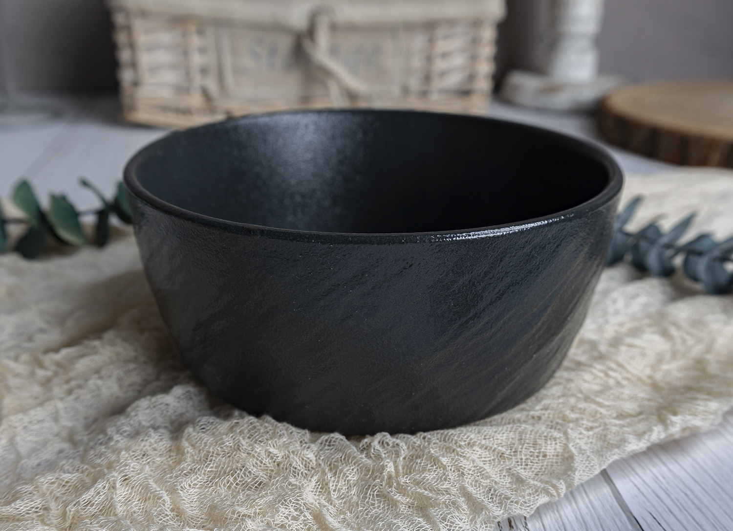 CHANGSHA HAPPY GO Matte Stone Texture Bone China Dinner Set in Black and White Color Block for Nordic Style Dining |happygodinnerware.com