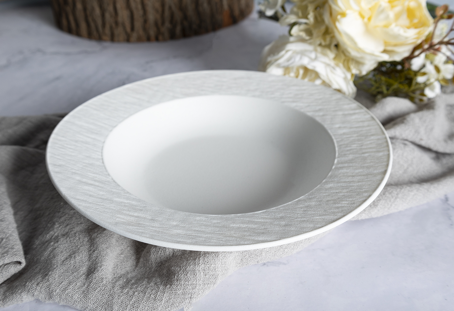 CHANGSHA HAPPY GO Matte Stone Texture Bone China Dinner Set in Black and White Color Block for Nordic Style Dining |happygodinnerware.com