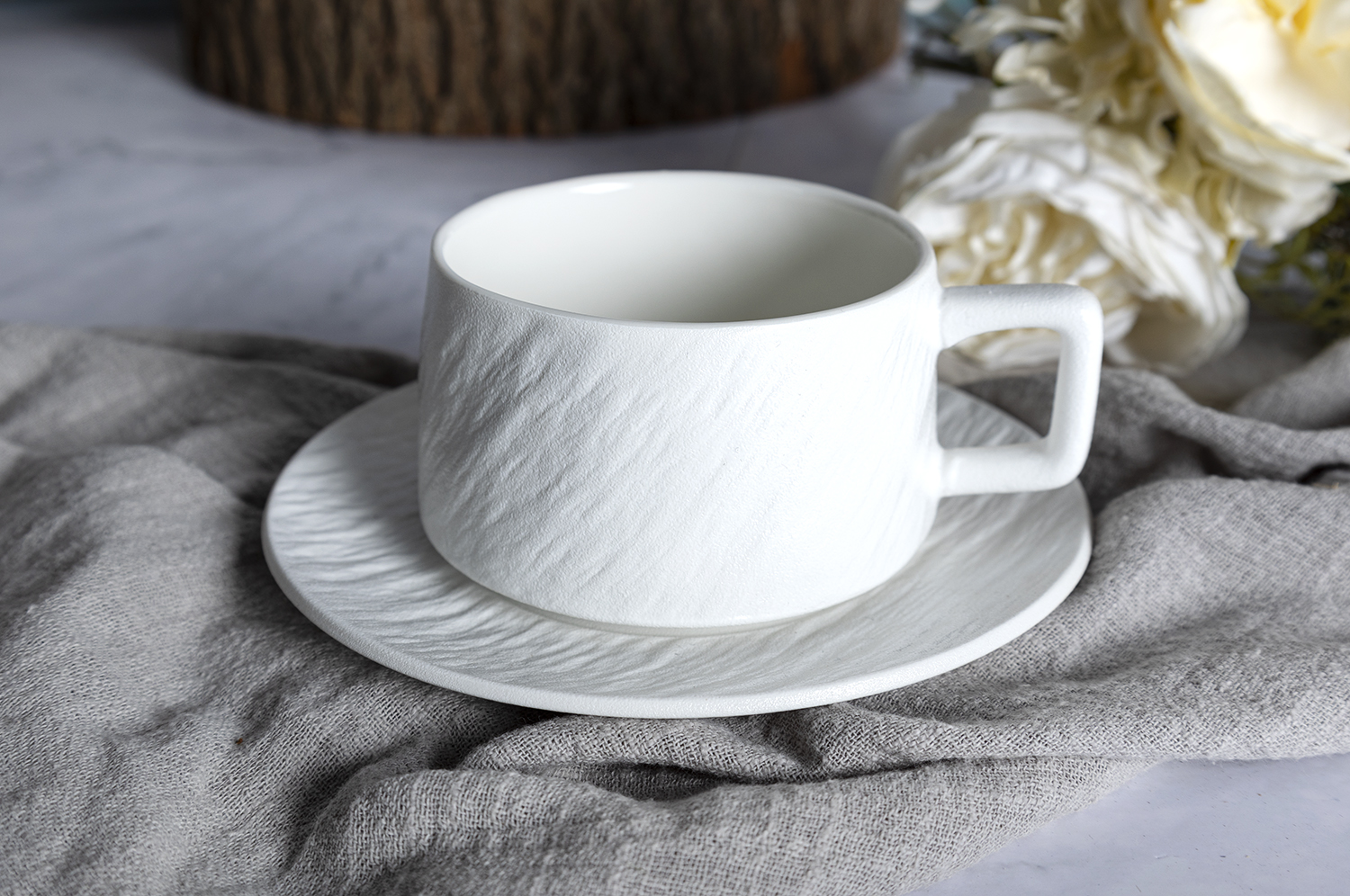 CHANGSHA HAPPY GO Matte Stone Texture Bone China Dinner Set in Black and White Color Block for Nordic Style Dining |happygodinnerware.com