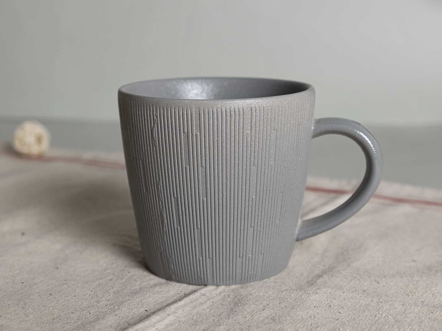 CHANGSHA HAPPY GO Matte Bone China Dinnerware Set with Line Embossed Texture and Matching Mugs for Contemporary Table Setting |happygodinnerware.com